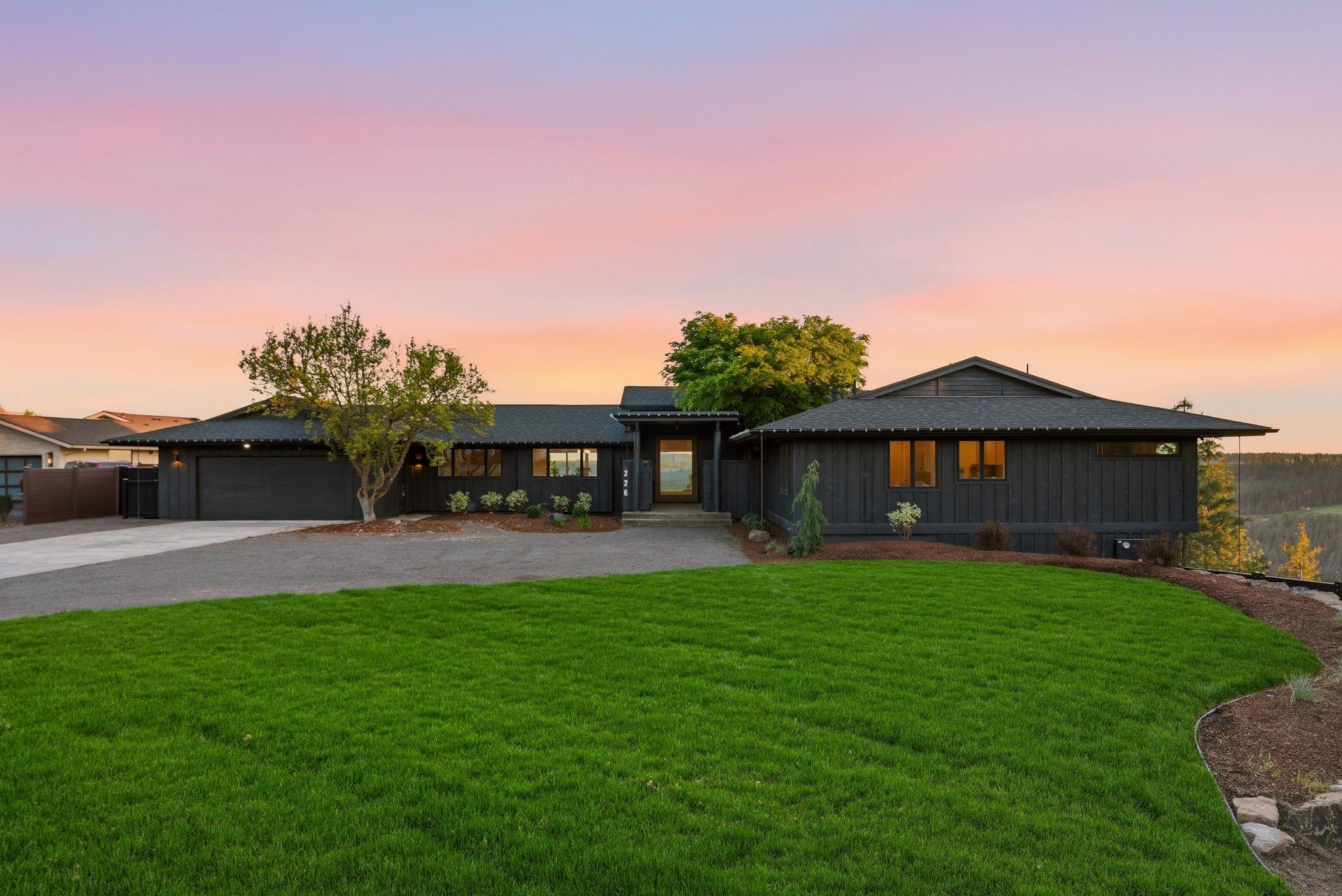 226 E High Dr - Photo 2