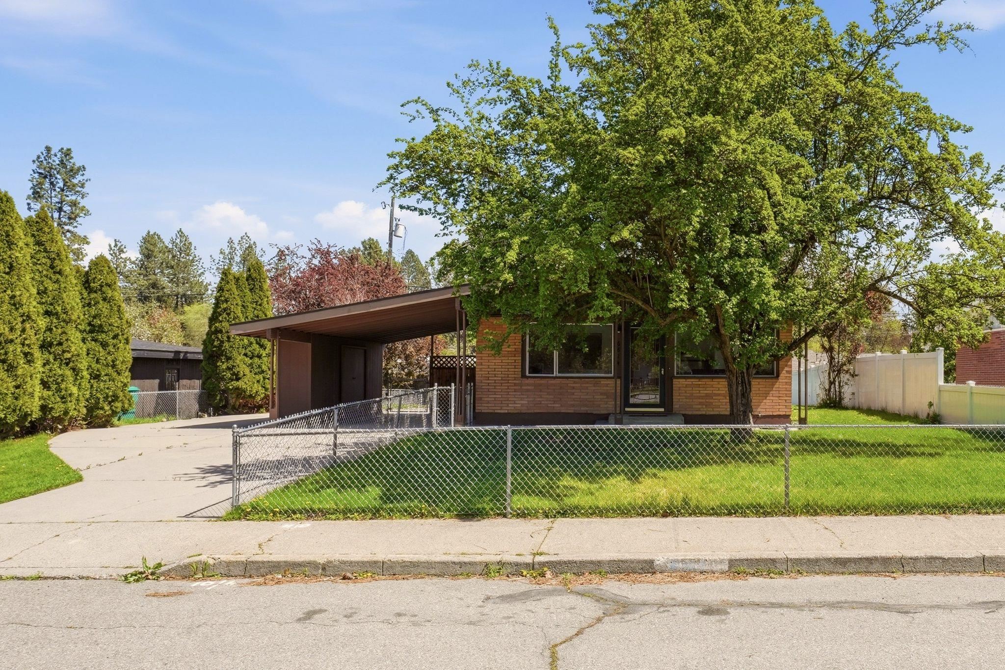 6814 N Post St - Photo 3