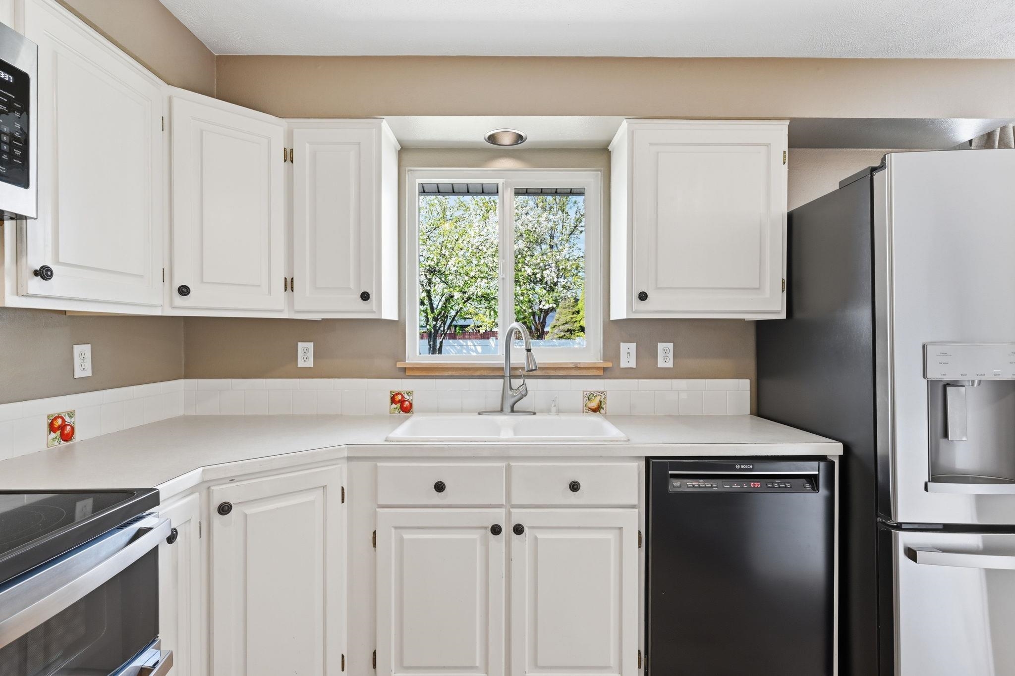 11519 E 34th Ave - Photo 11