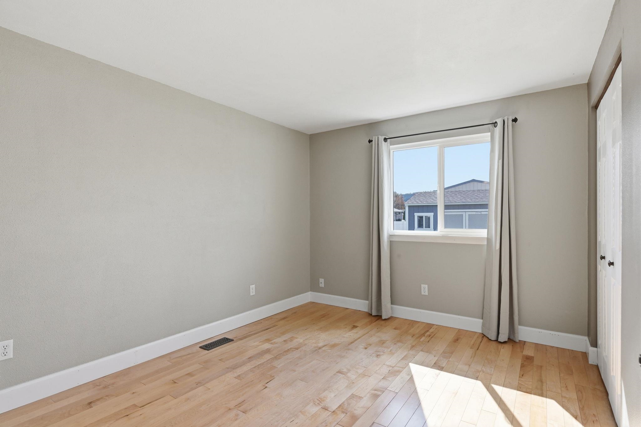 11519 E 34th Ave - Photo 20