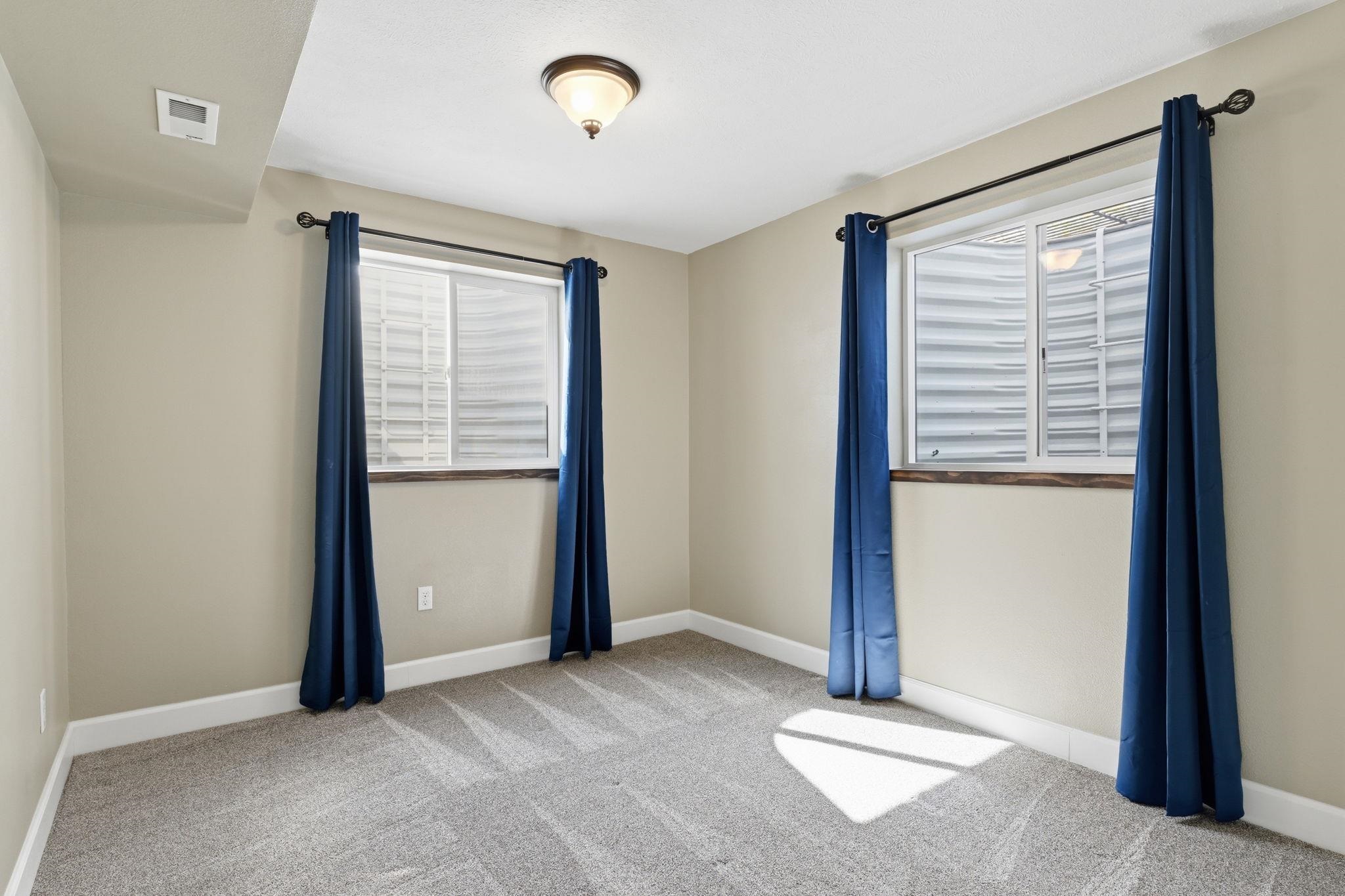 11519 E 34th Ave - Photo 23
