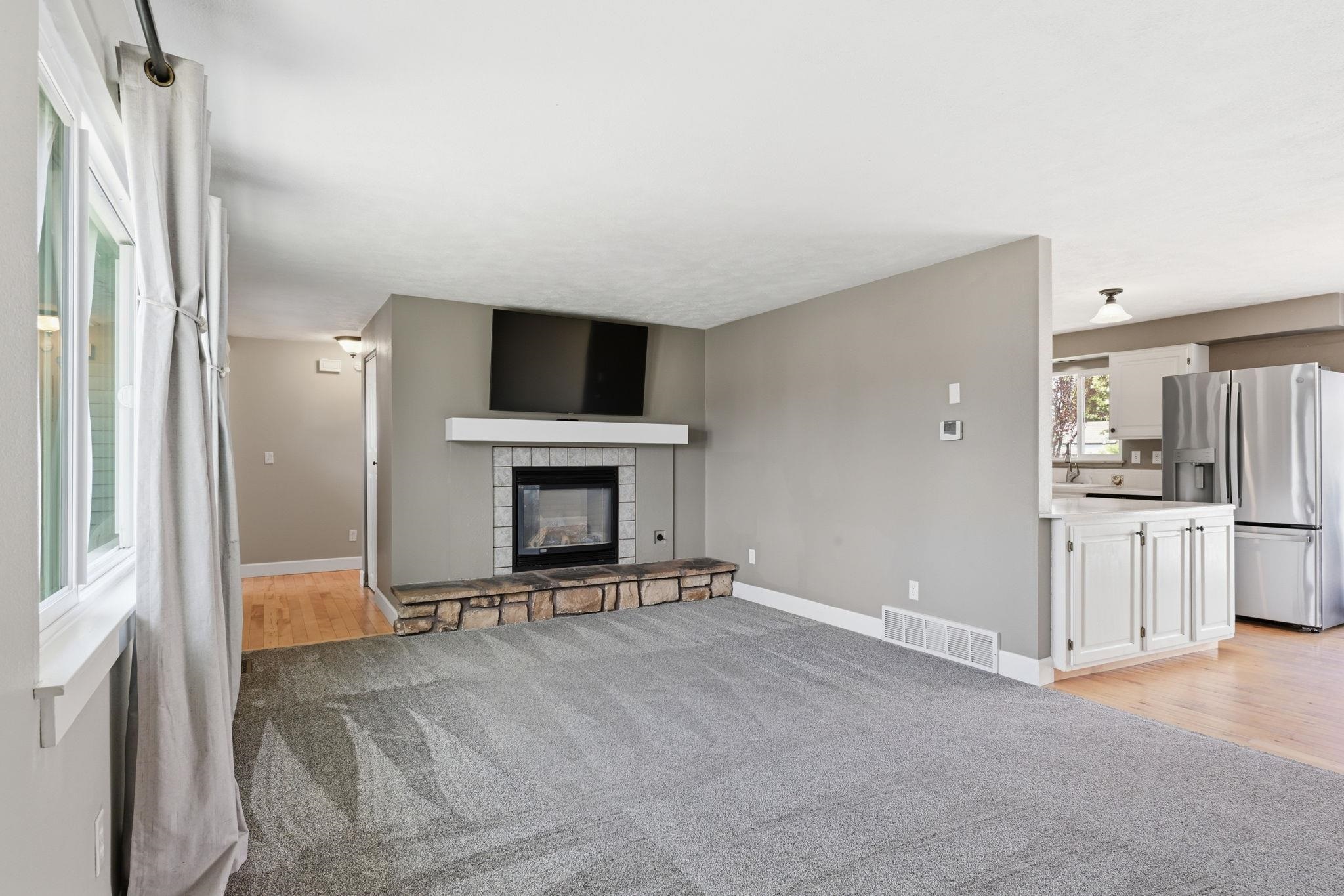 11519 E 34th Ave - Photo 4