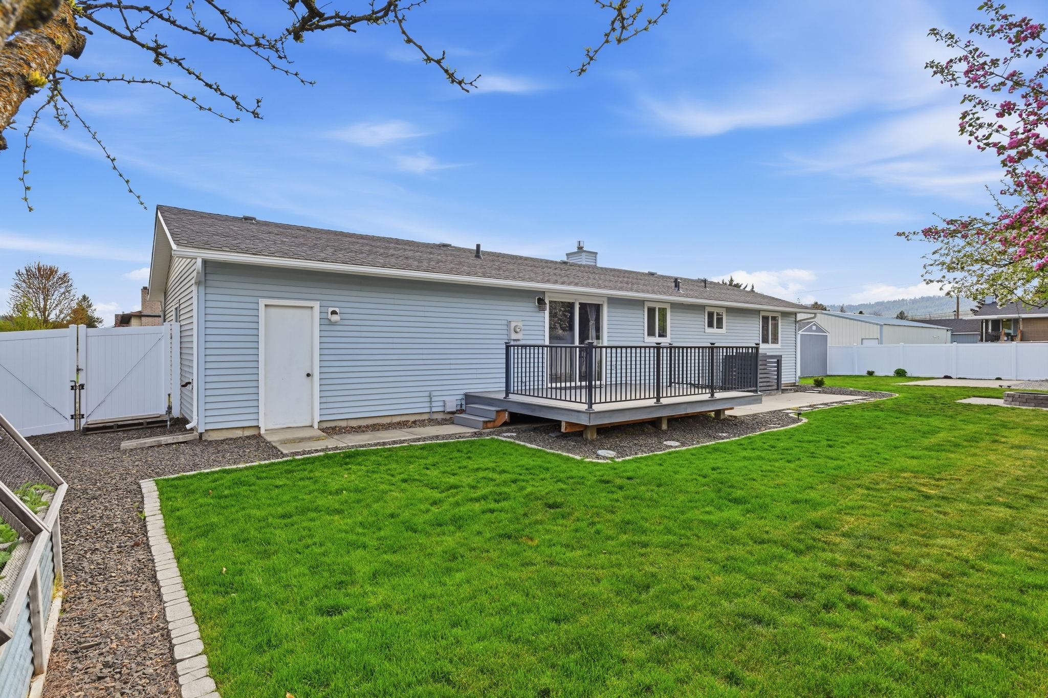 11519 E 34th Ave - Photo 32