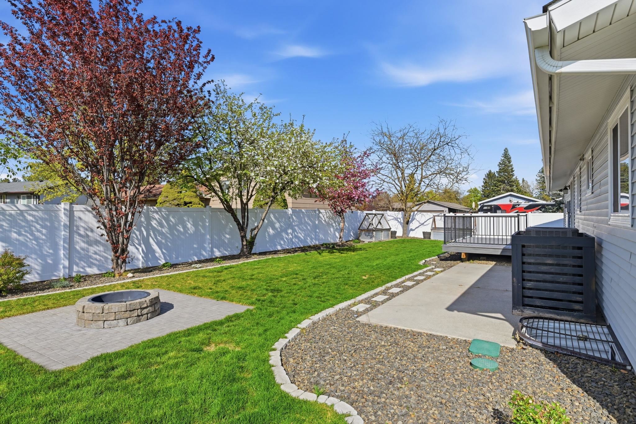 11519 E 34th Ave - Photo 36