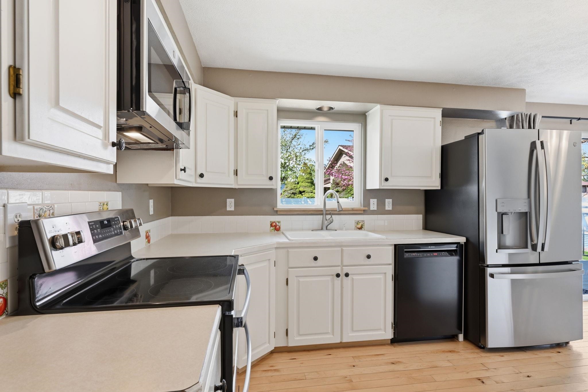 11519 E 34th Ave - Photo 6