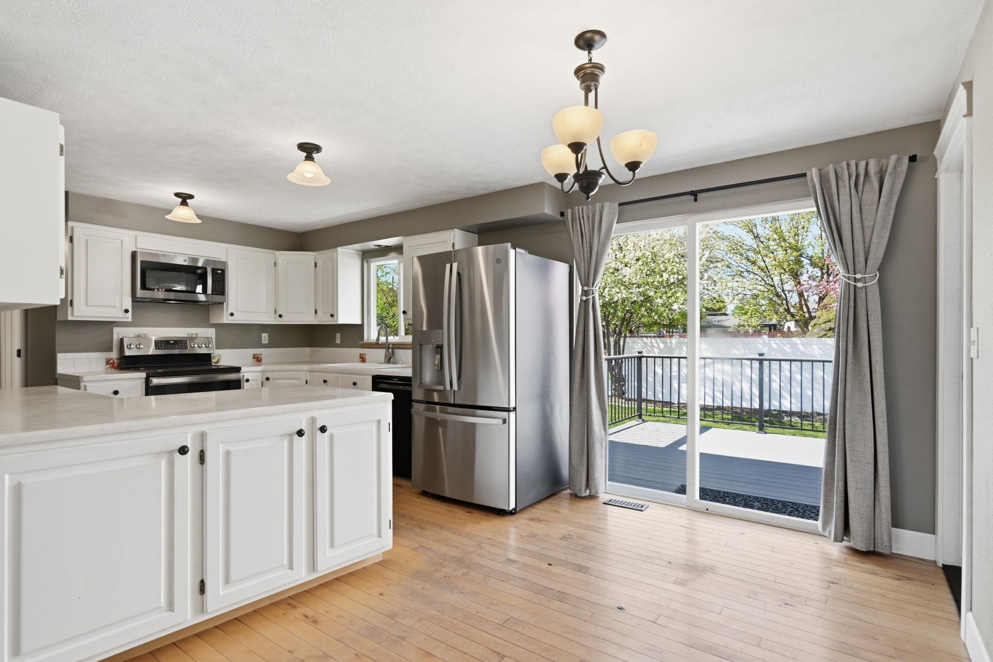 11519 E 34th Ave - Photo 8