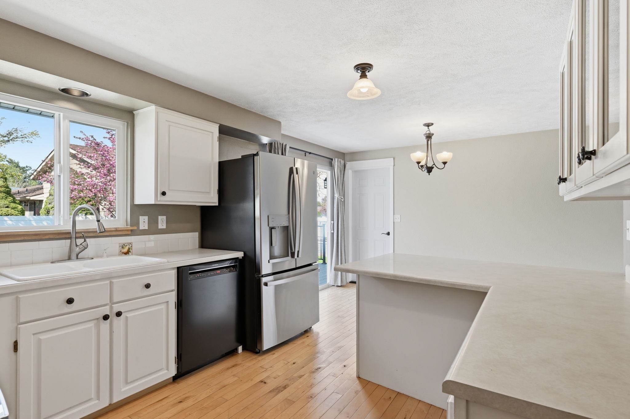 11519 E 34th Ave - Photo 10