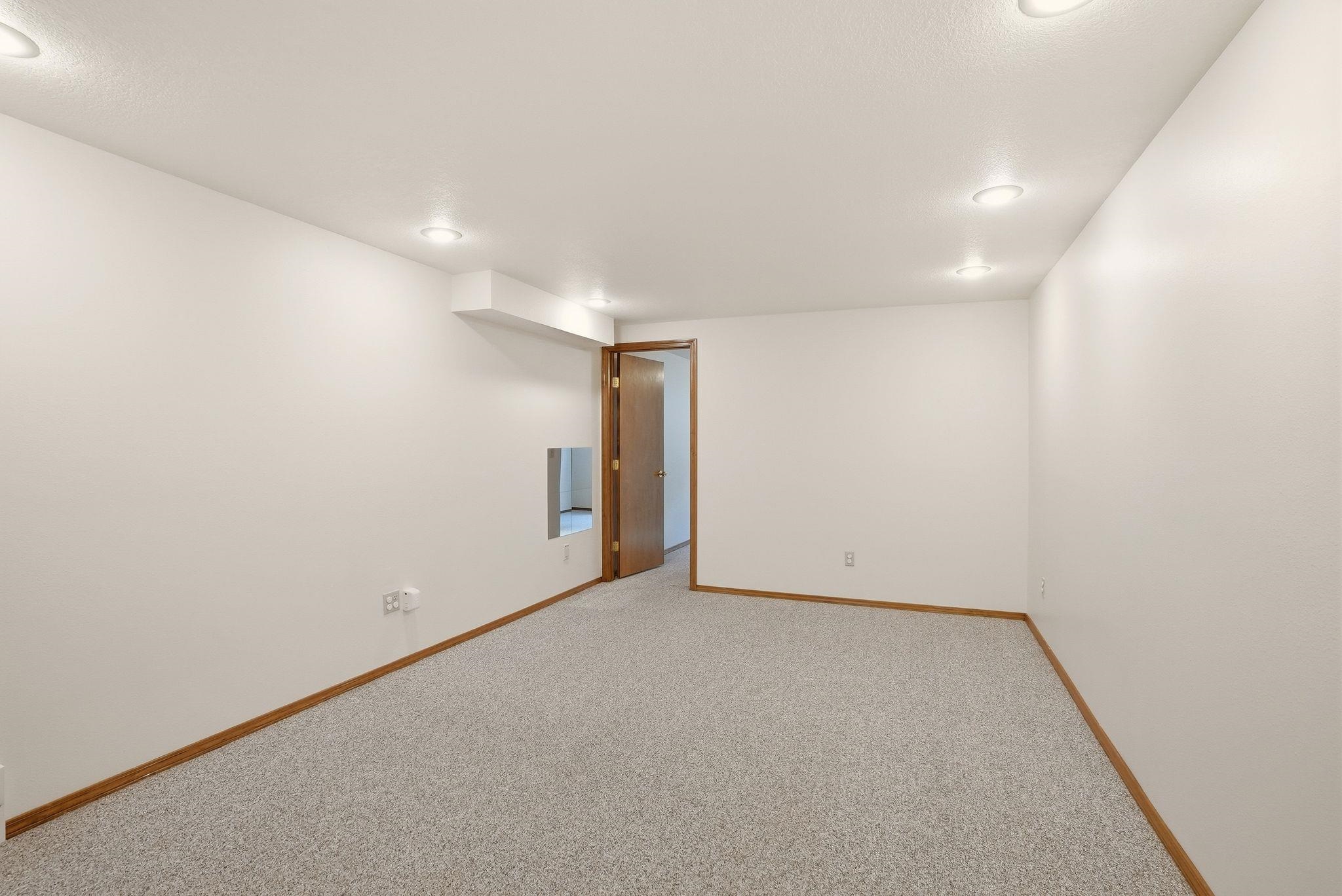 6302 W Selkirk Ave - Photo 19