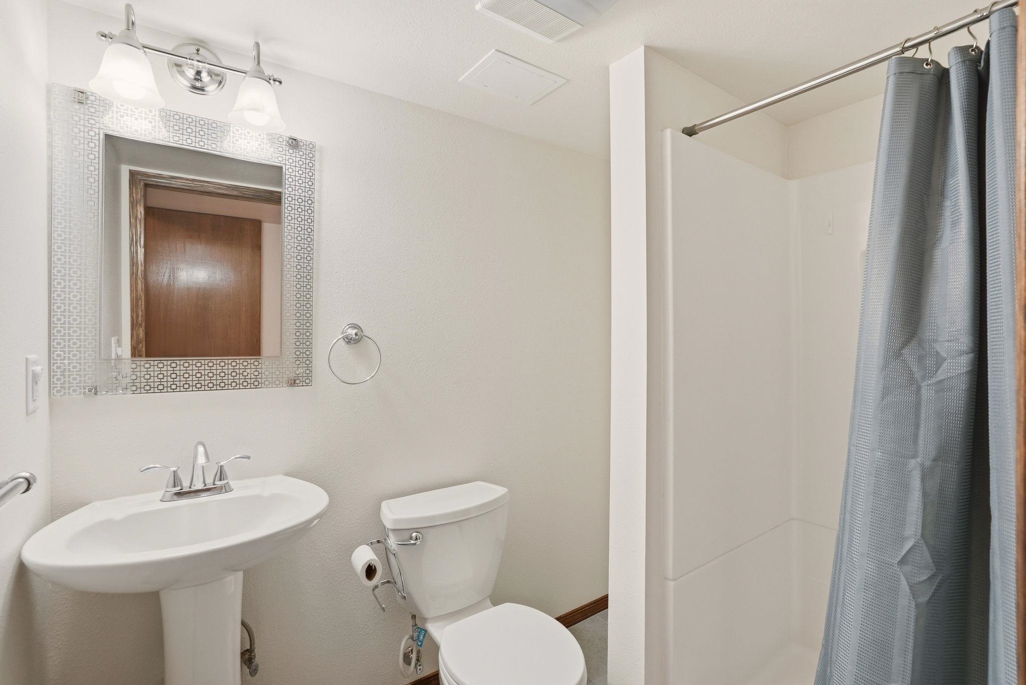 6302 W Selkirk Ave - Photo 22