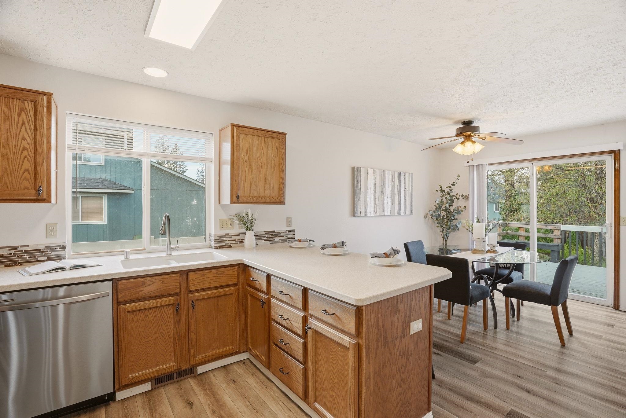 6302 W Selkirk Ave - Photo 10