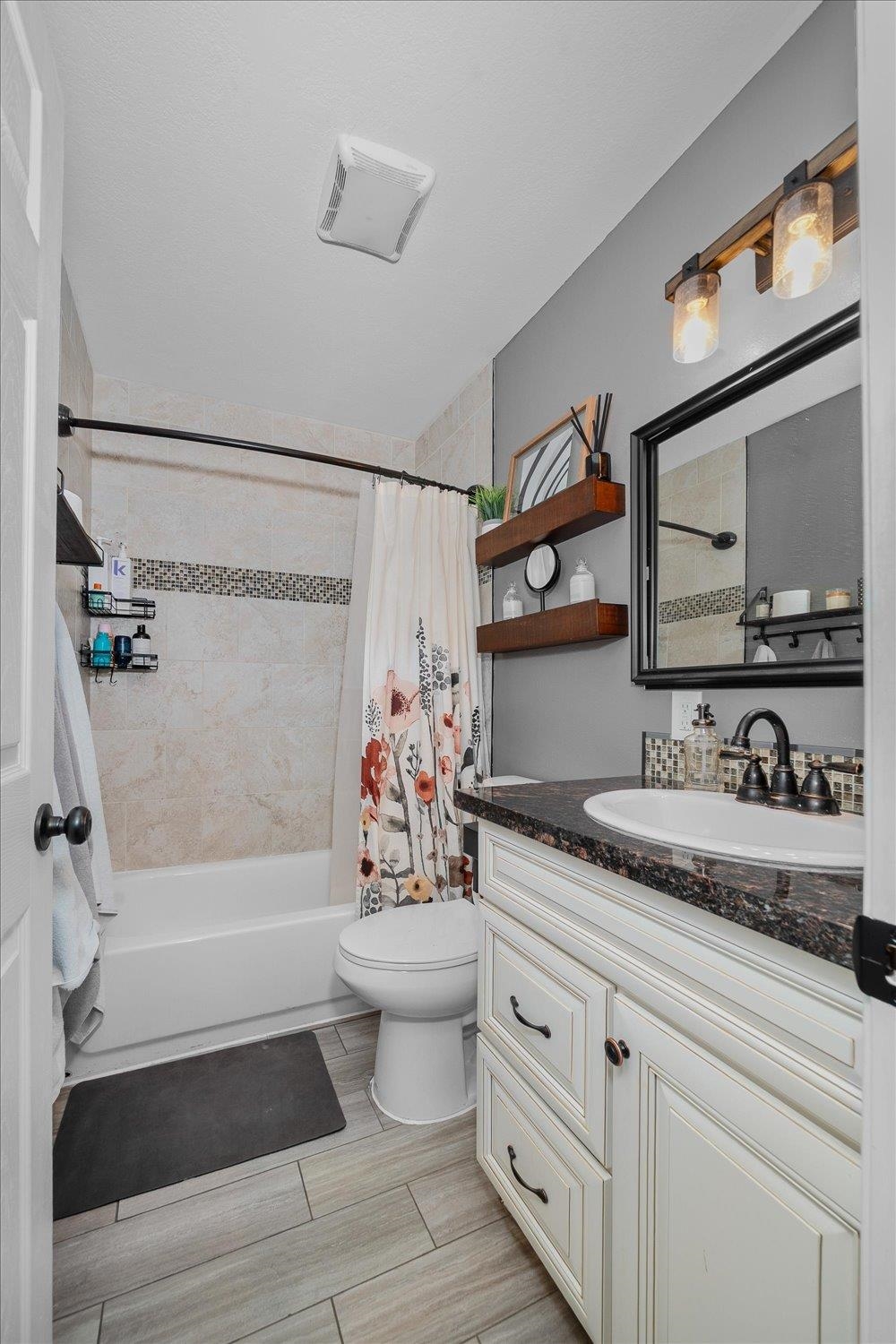 2141 W Cleveland Ave - Photo 17