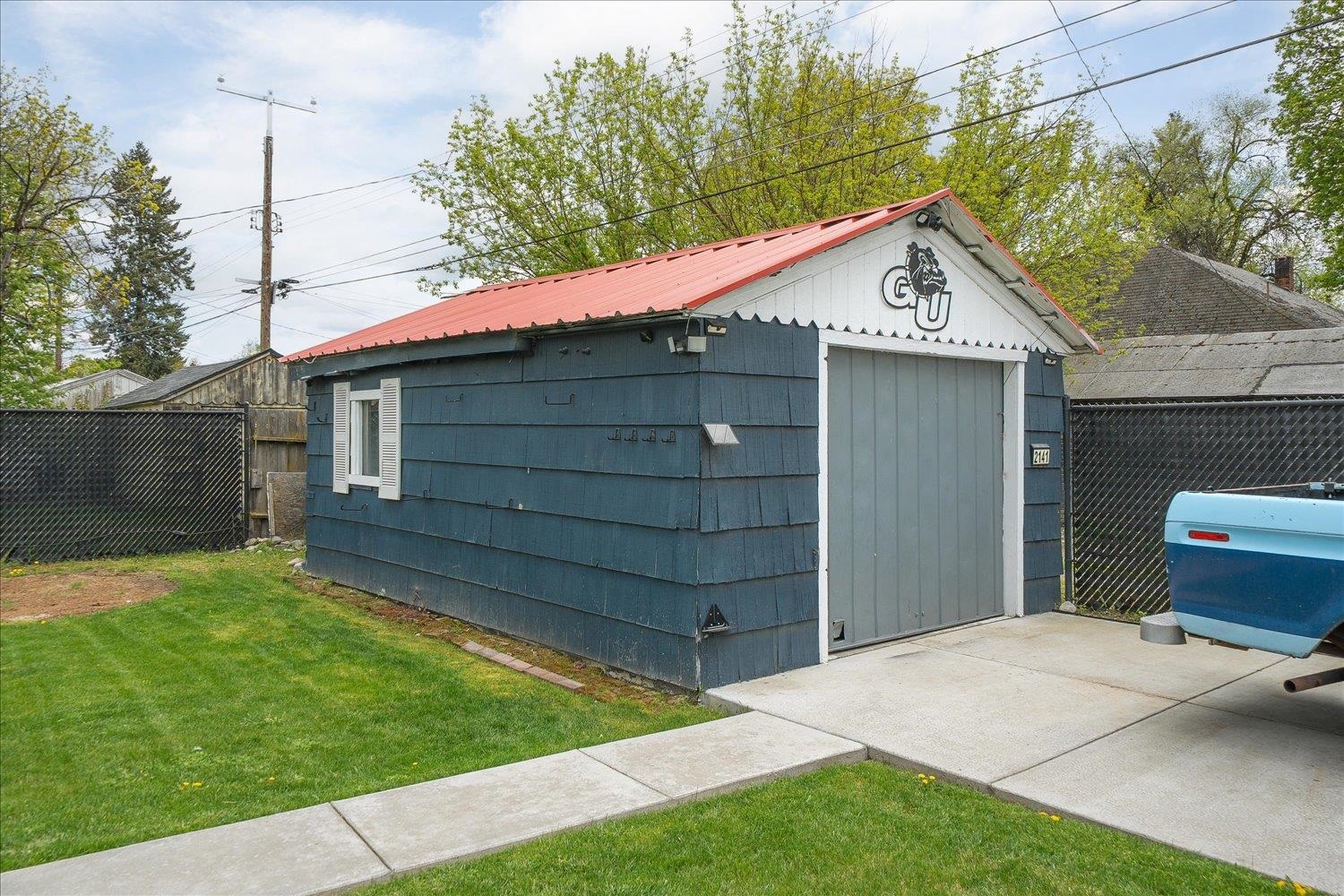 2141 W Cleveland Ave - Photo 33