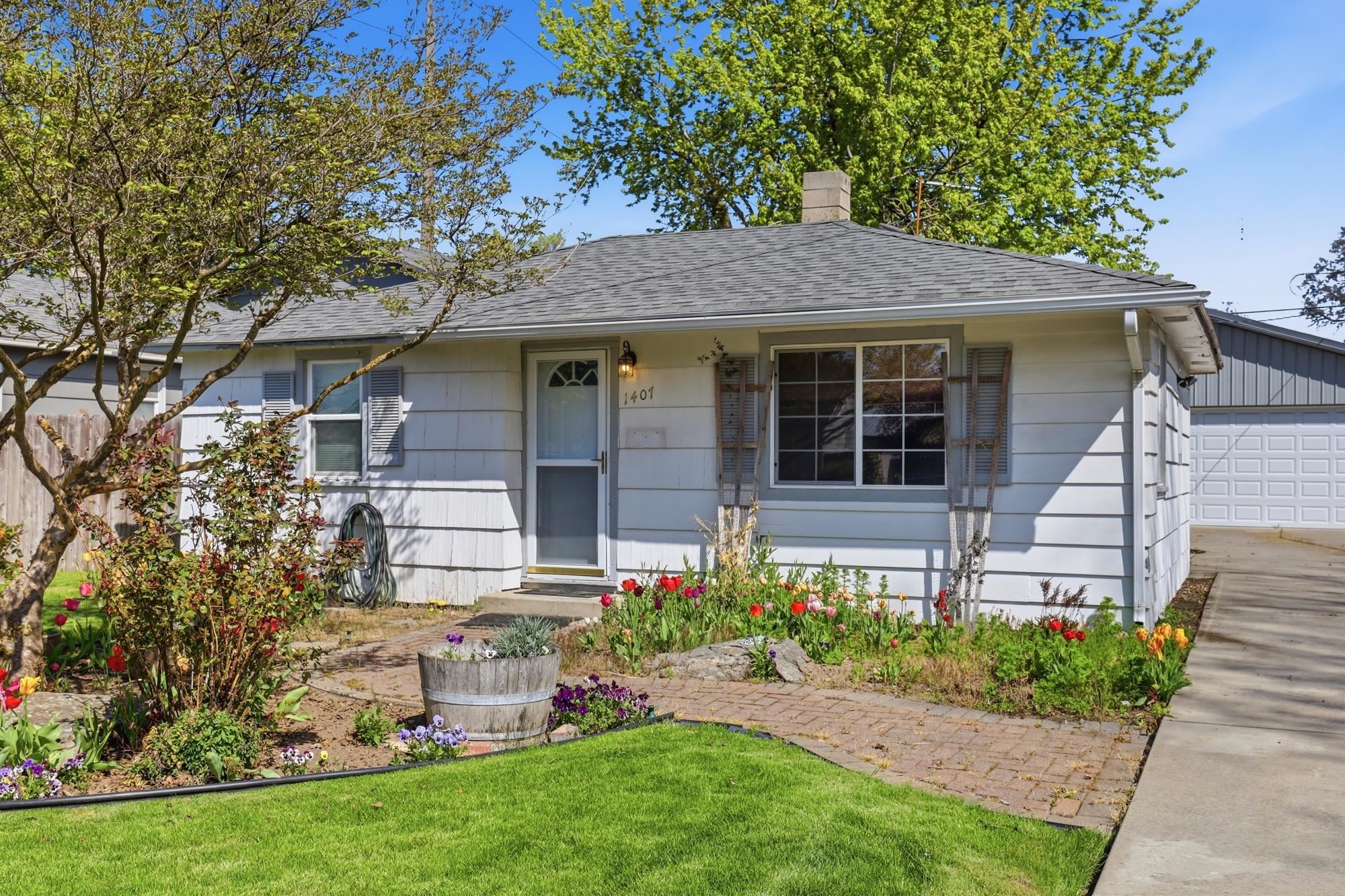 1407 E Nebraska Ave - Photo 1