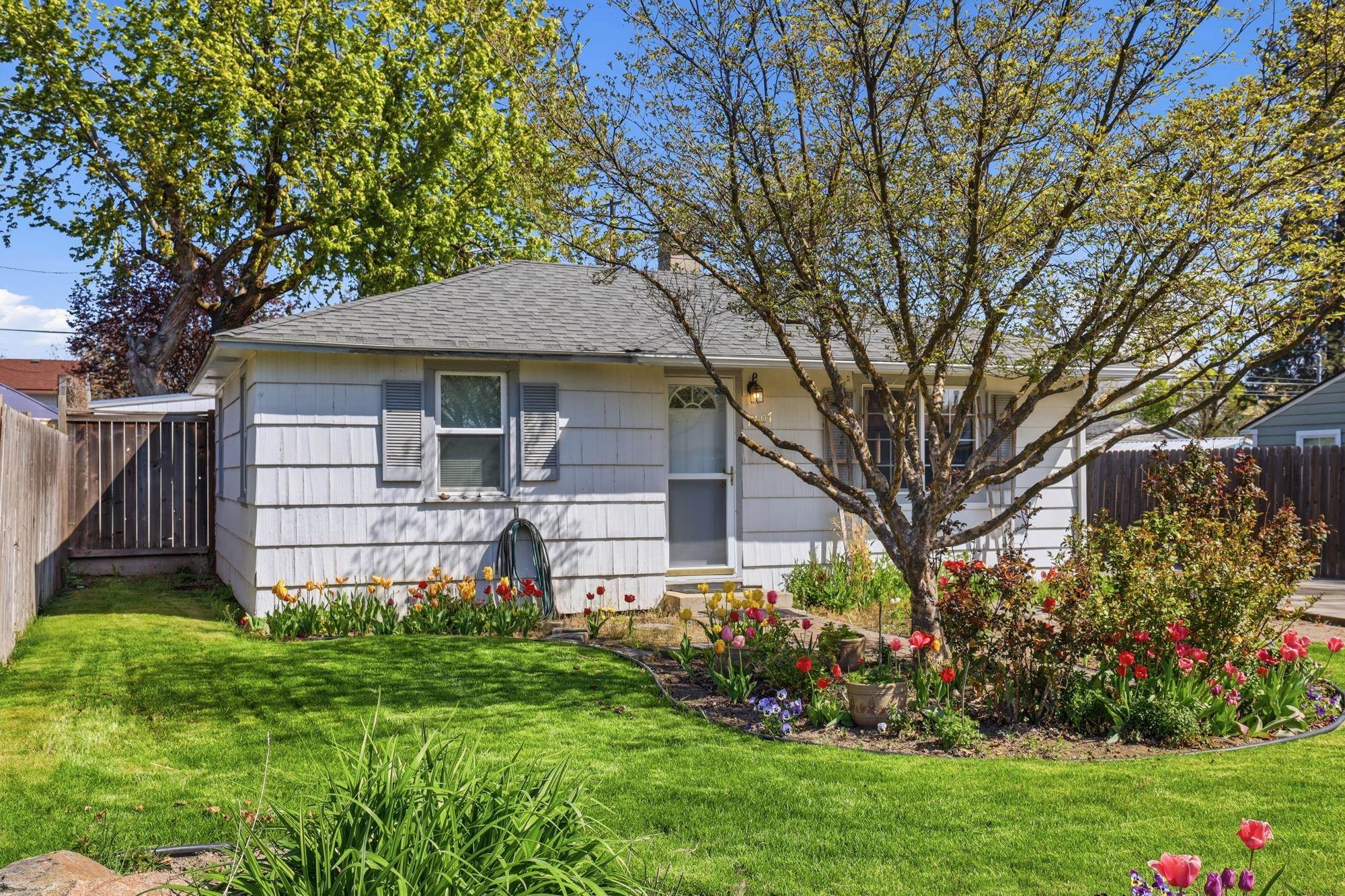 1407 E Nebraska Ave - Photo 2