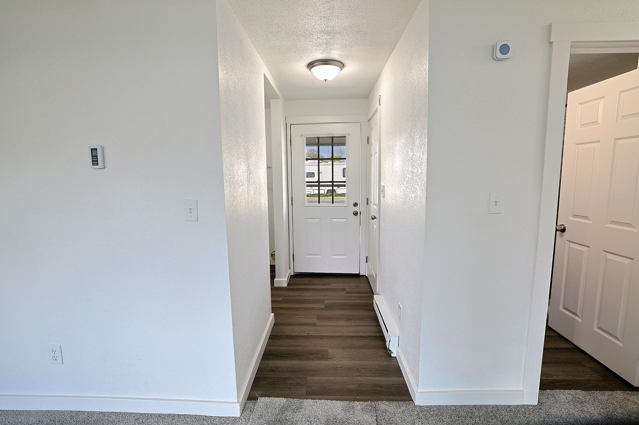 506 N Grace St - Photo 4