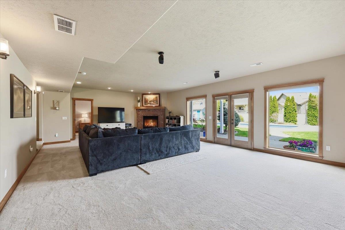 2309 S Morningside Heights Dr - Photo 32