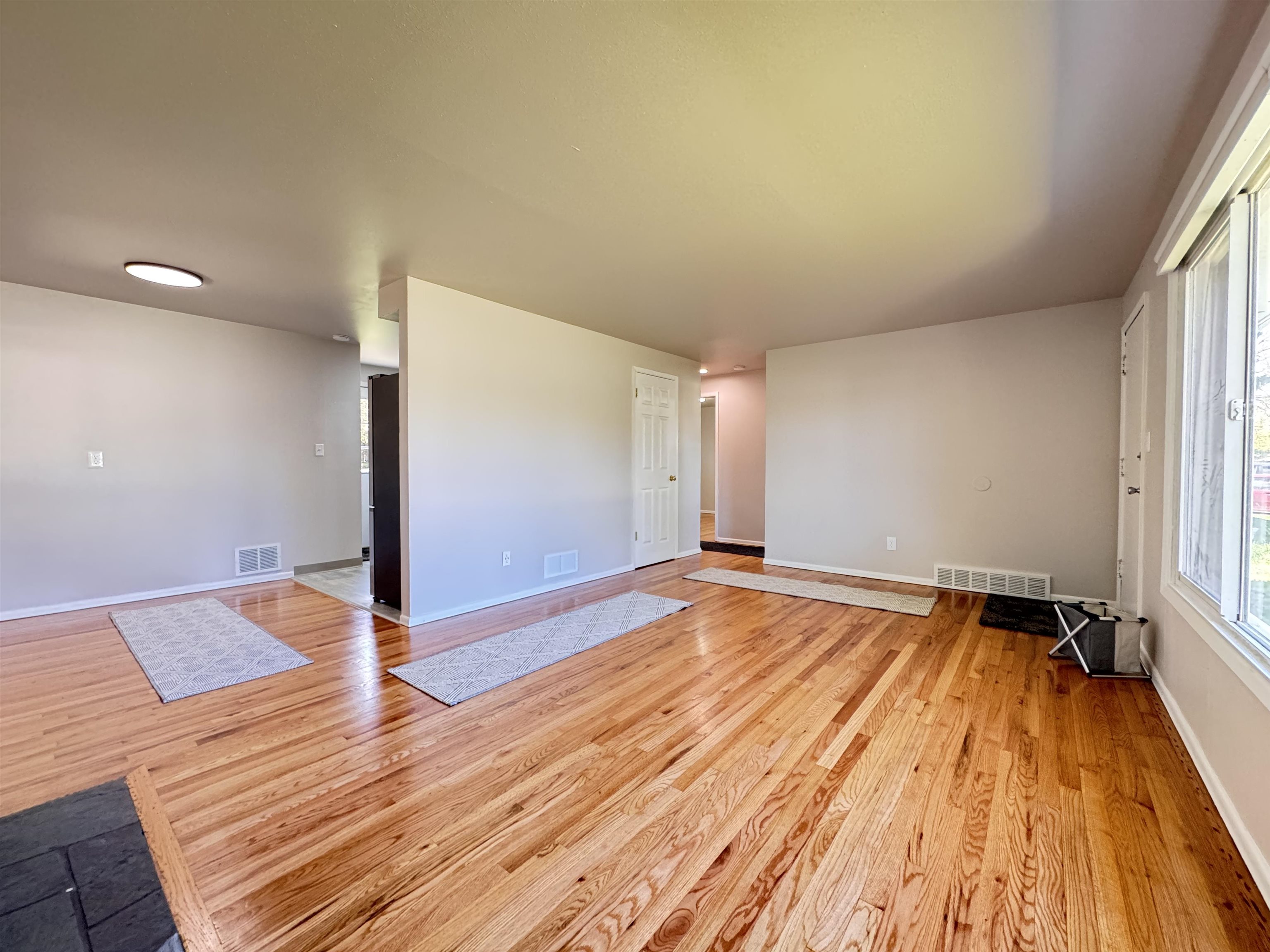 2921 W Bismark Ave - Photo 3