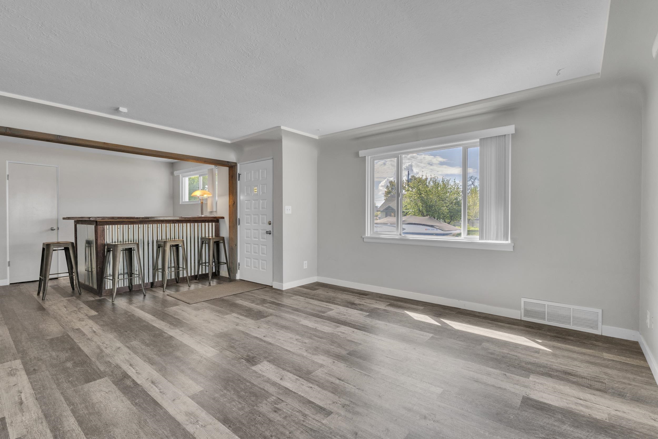 1007 E Walton Ave - Photo 11