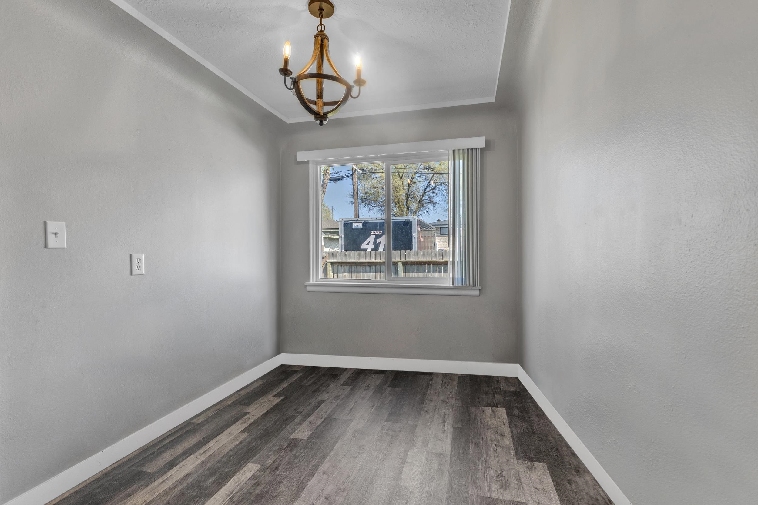 1007 E Walton Ave - Photo 15