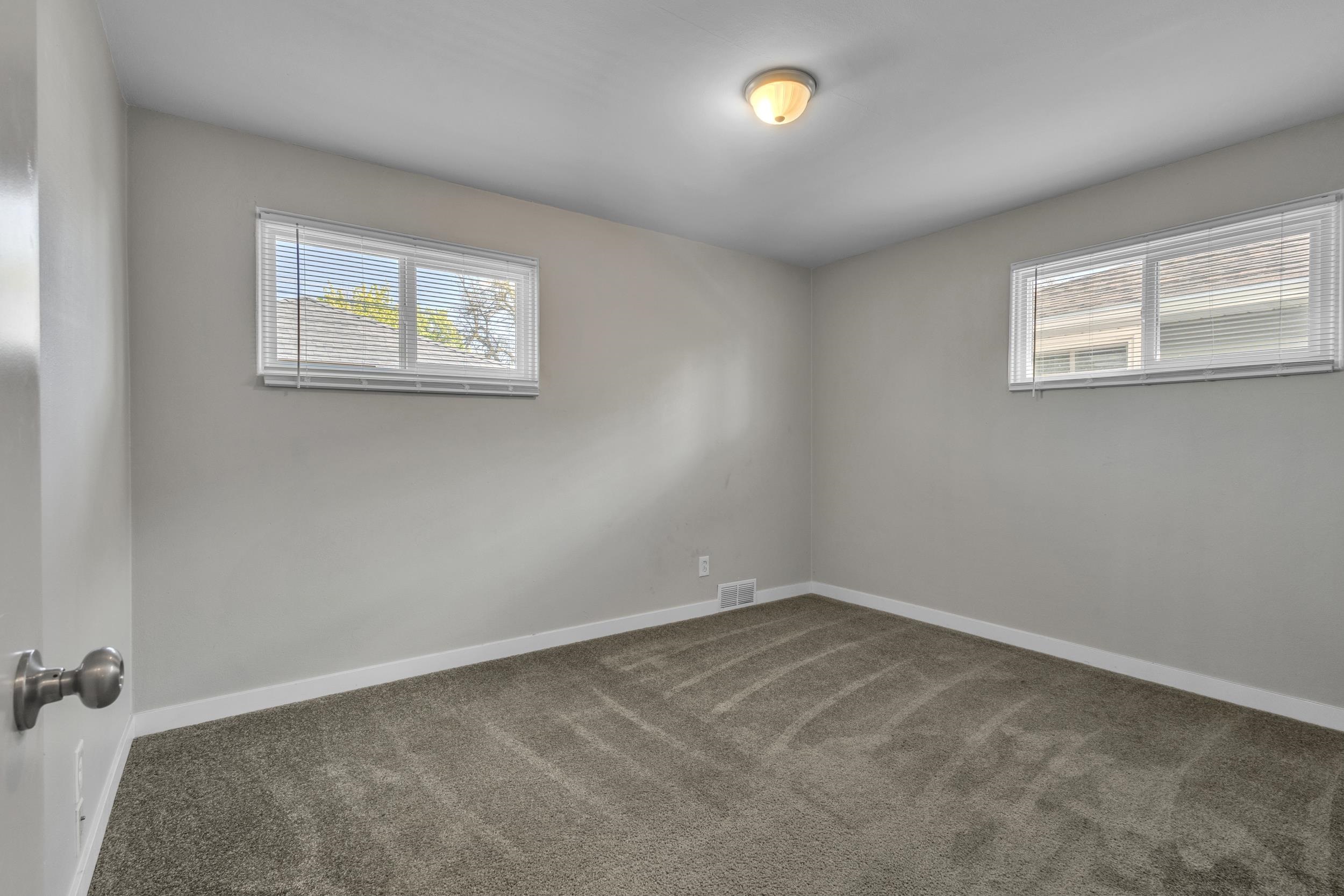 1007 E Walton Ave - Photo 21