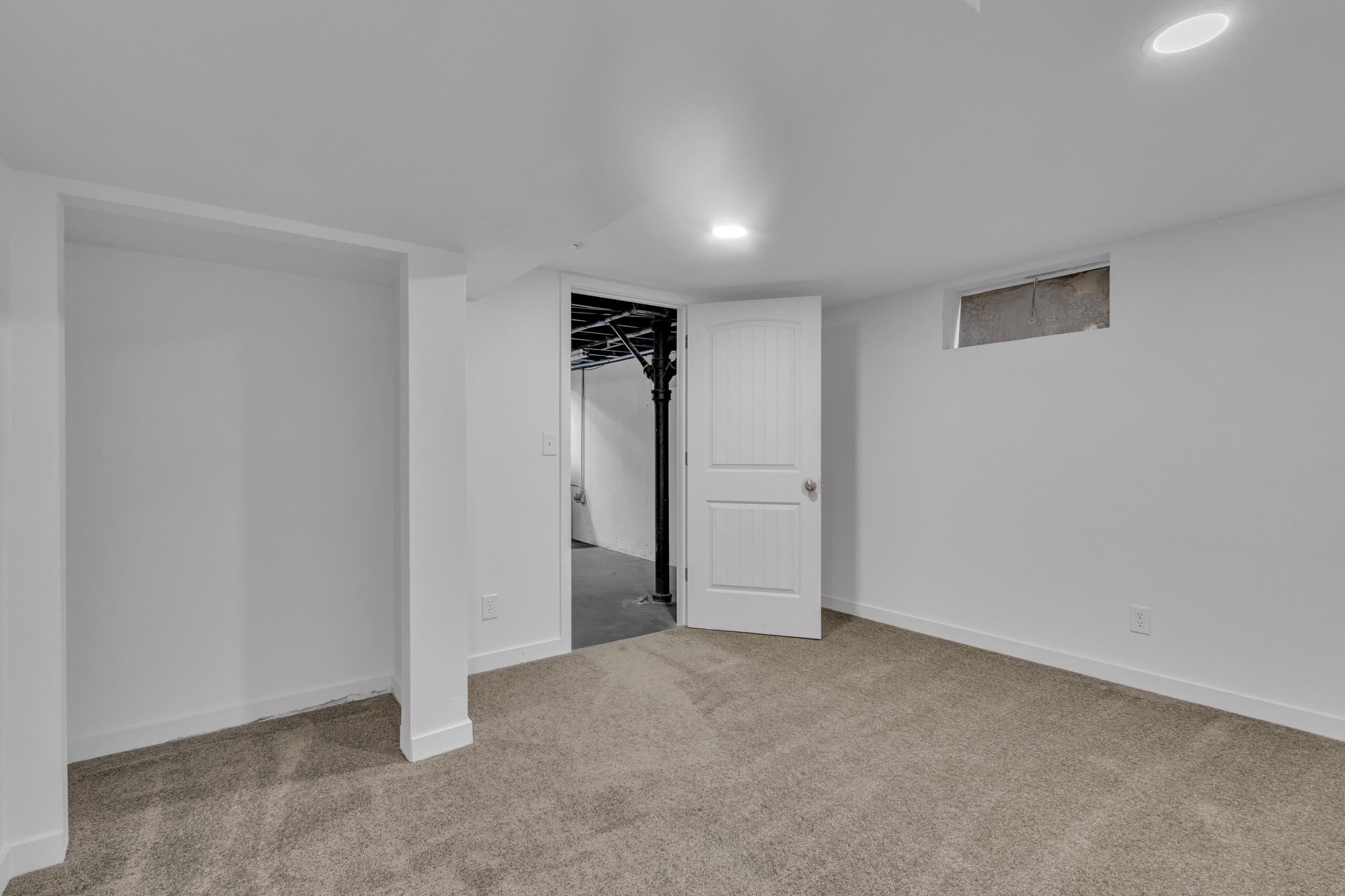 1007 E Walton Ave - Photo 28