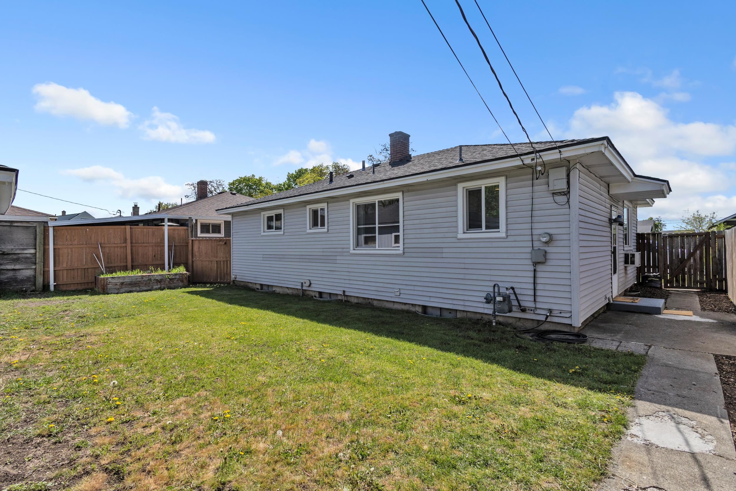 1007 E Walton Ave - Photo 35