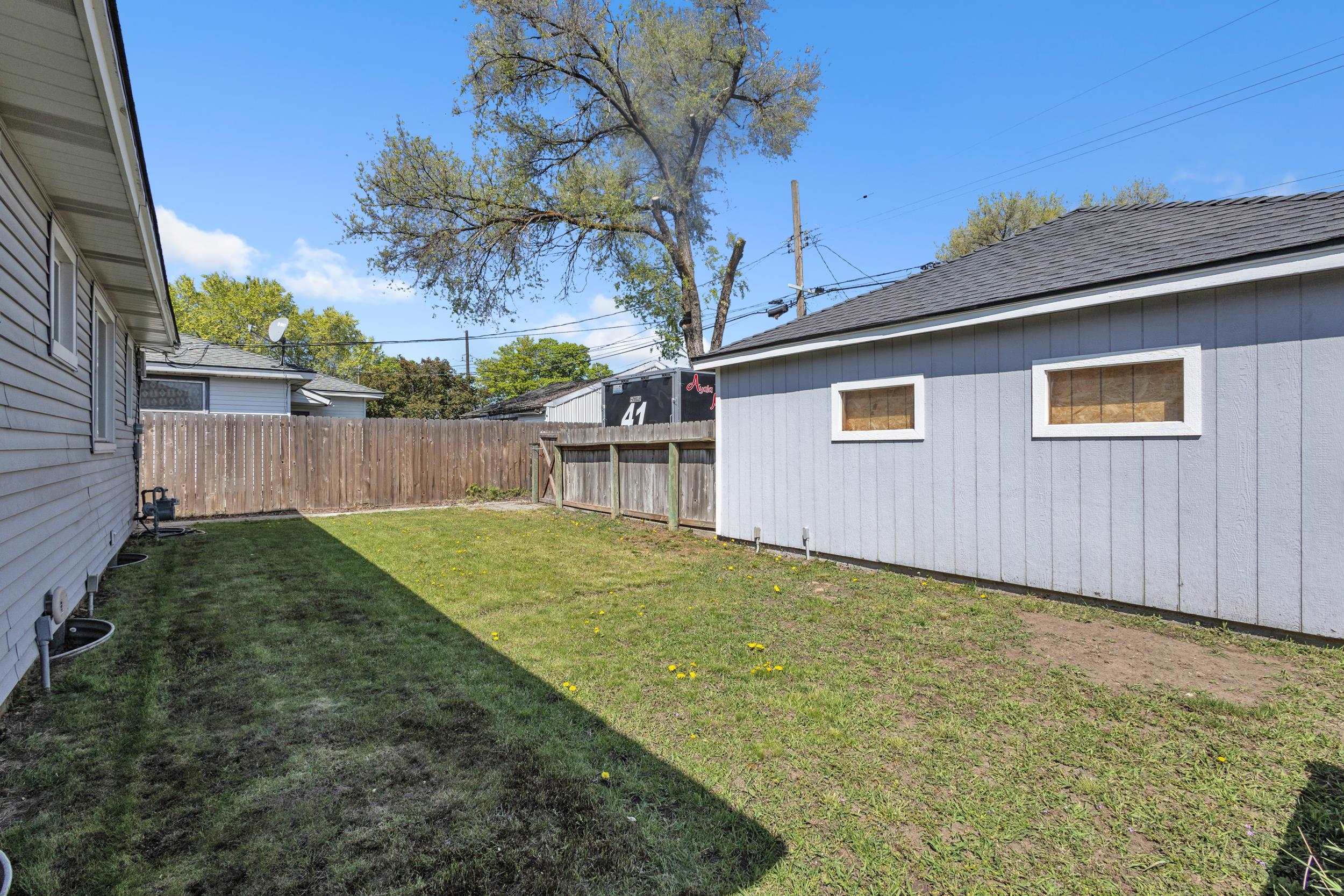 1007 E Walton Ave - Photo 36