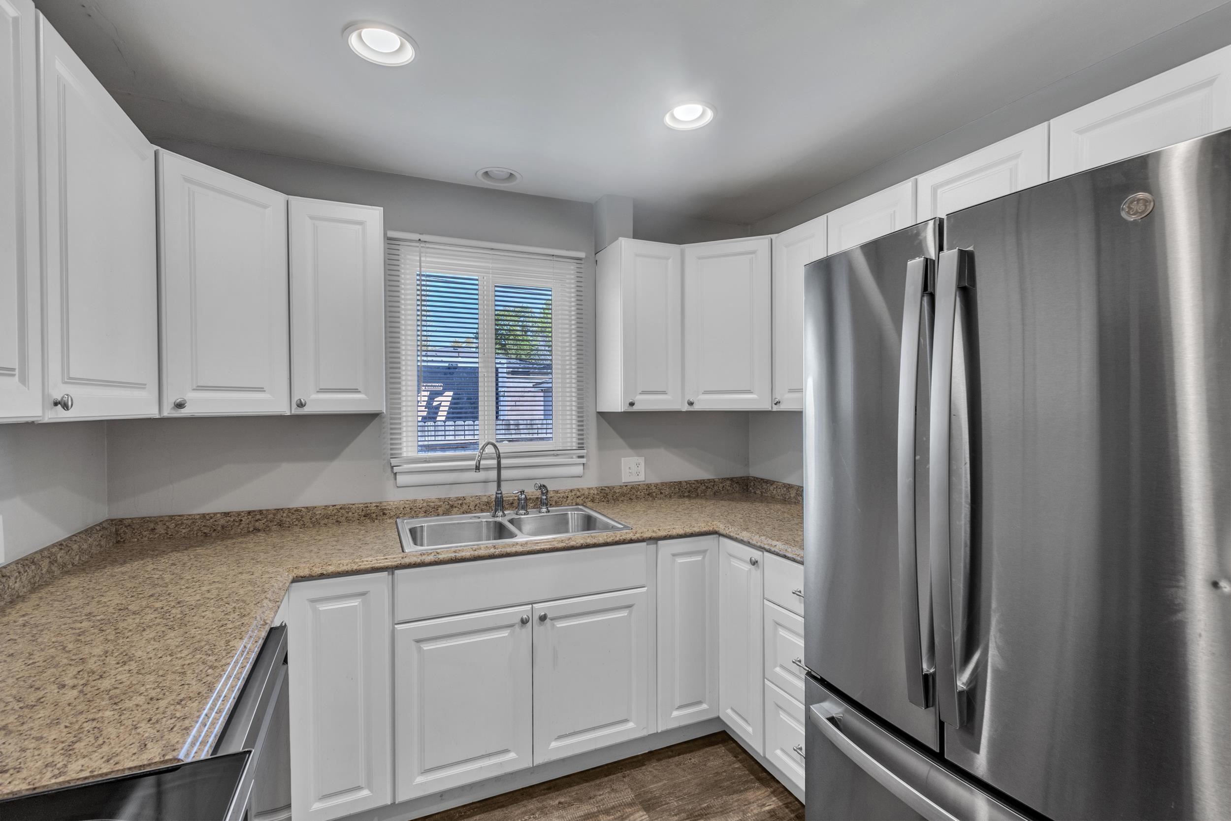 1007 E Walton Ave - Photo 7