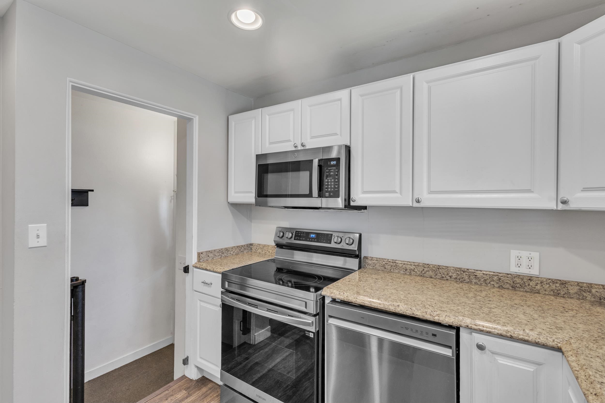 1007 E Walton Ave - Photo 8