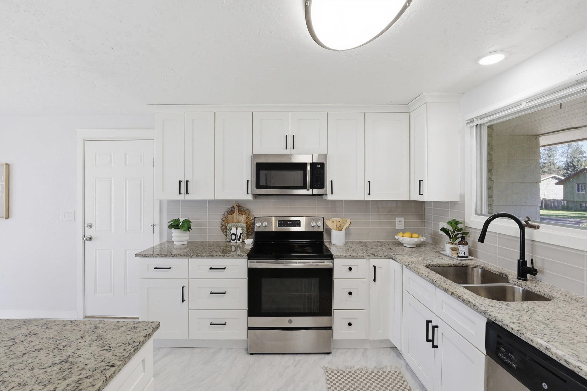 5 E Regina Ave - Photo 11
