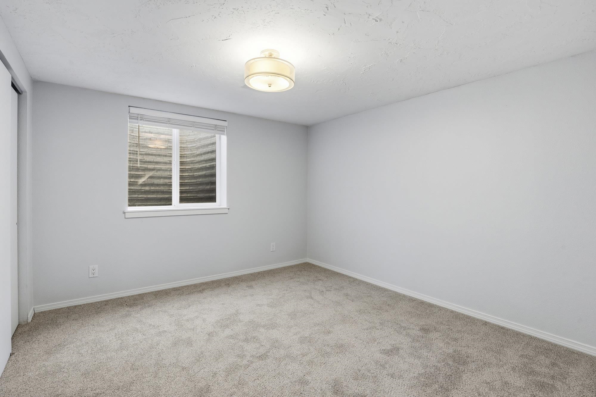 5 E Regina Ave - Photo 24