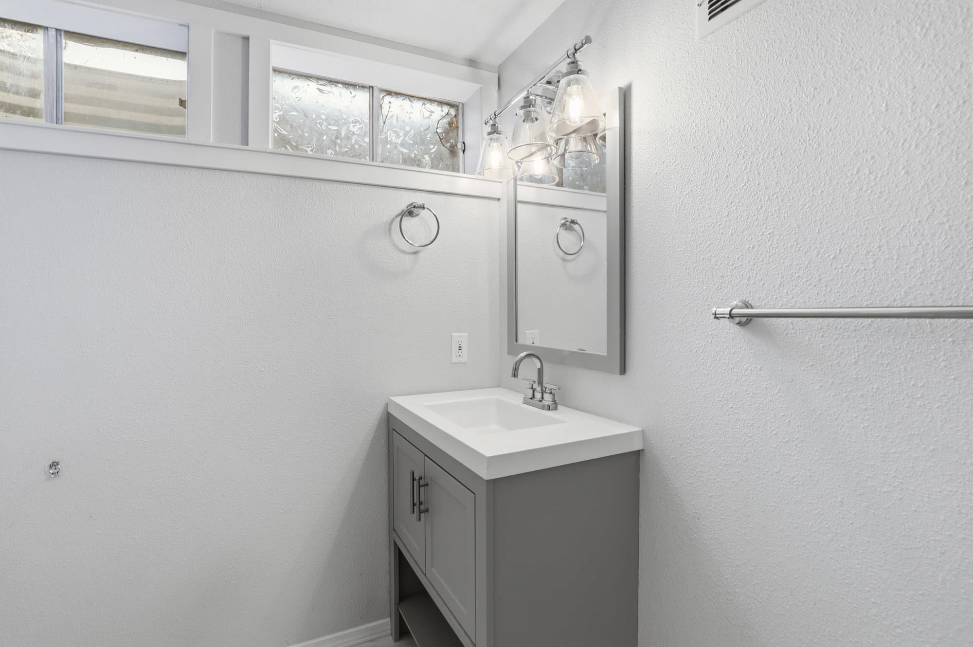 5 E Regina Ave - Photo 28