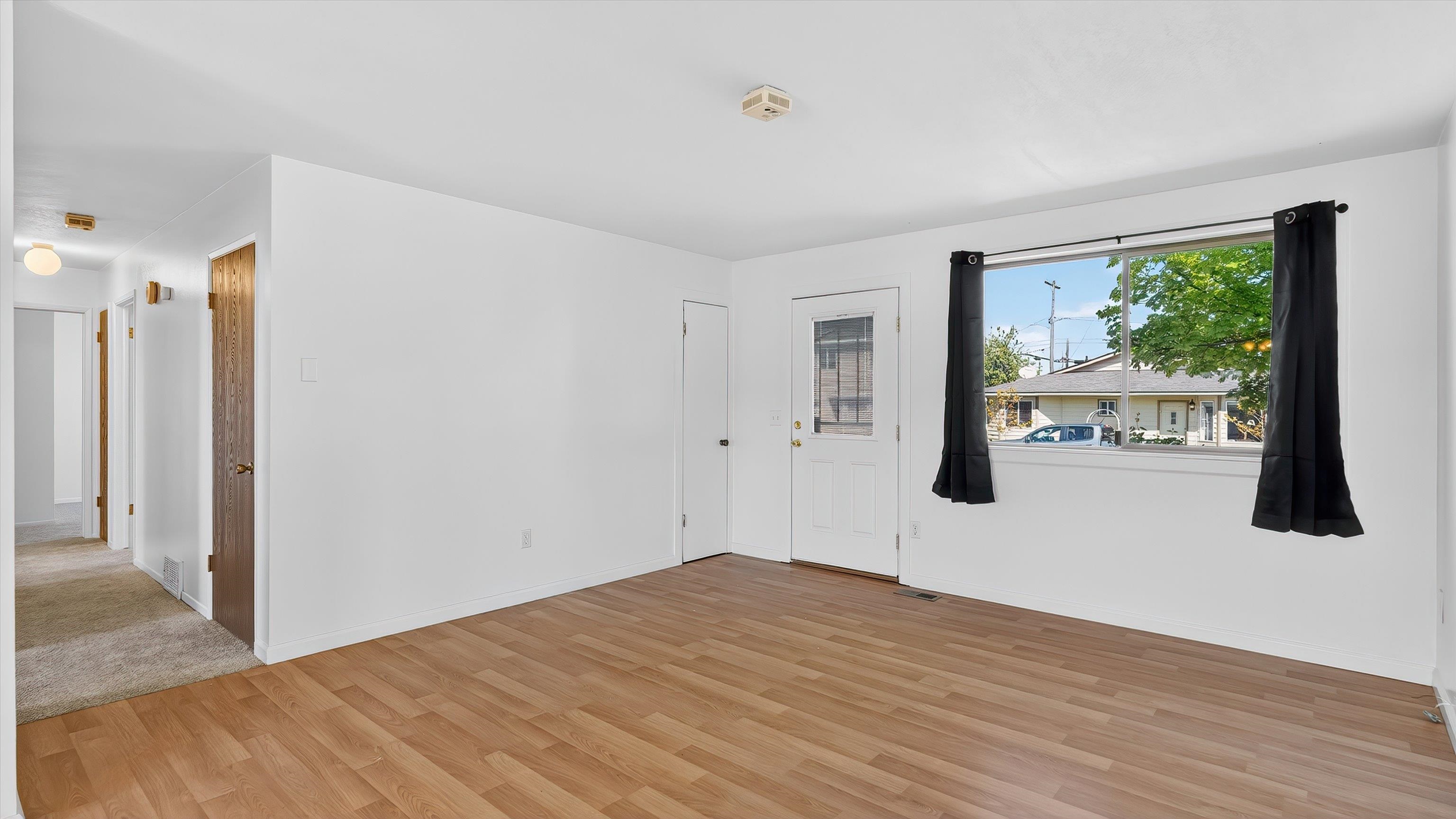 5012 E Commerce Ave - Photo 3