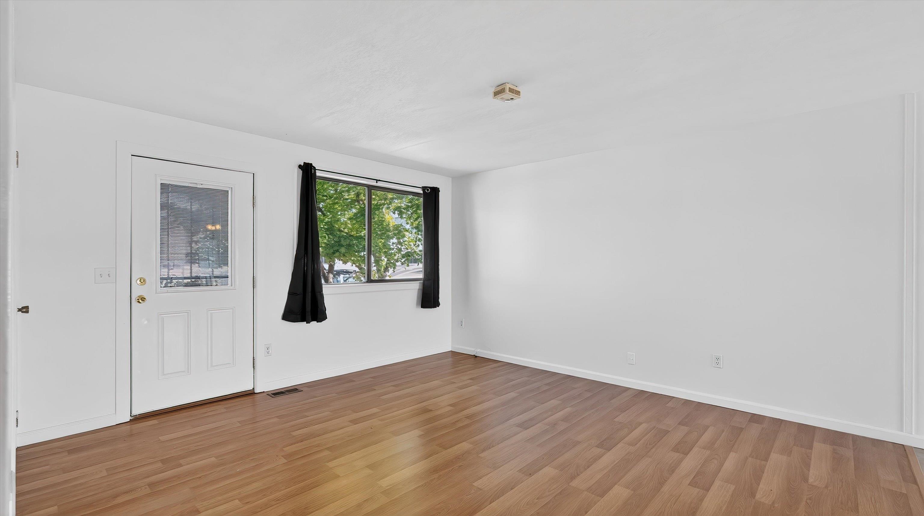 5012 E Commerce Ave - Photo 4