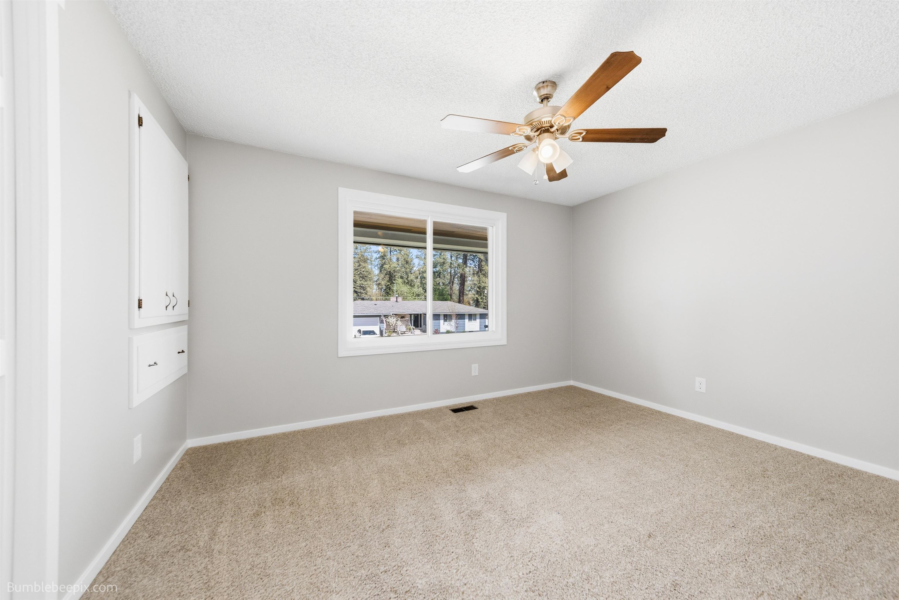 817 W Falcon Ave - Photo 29