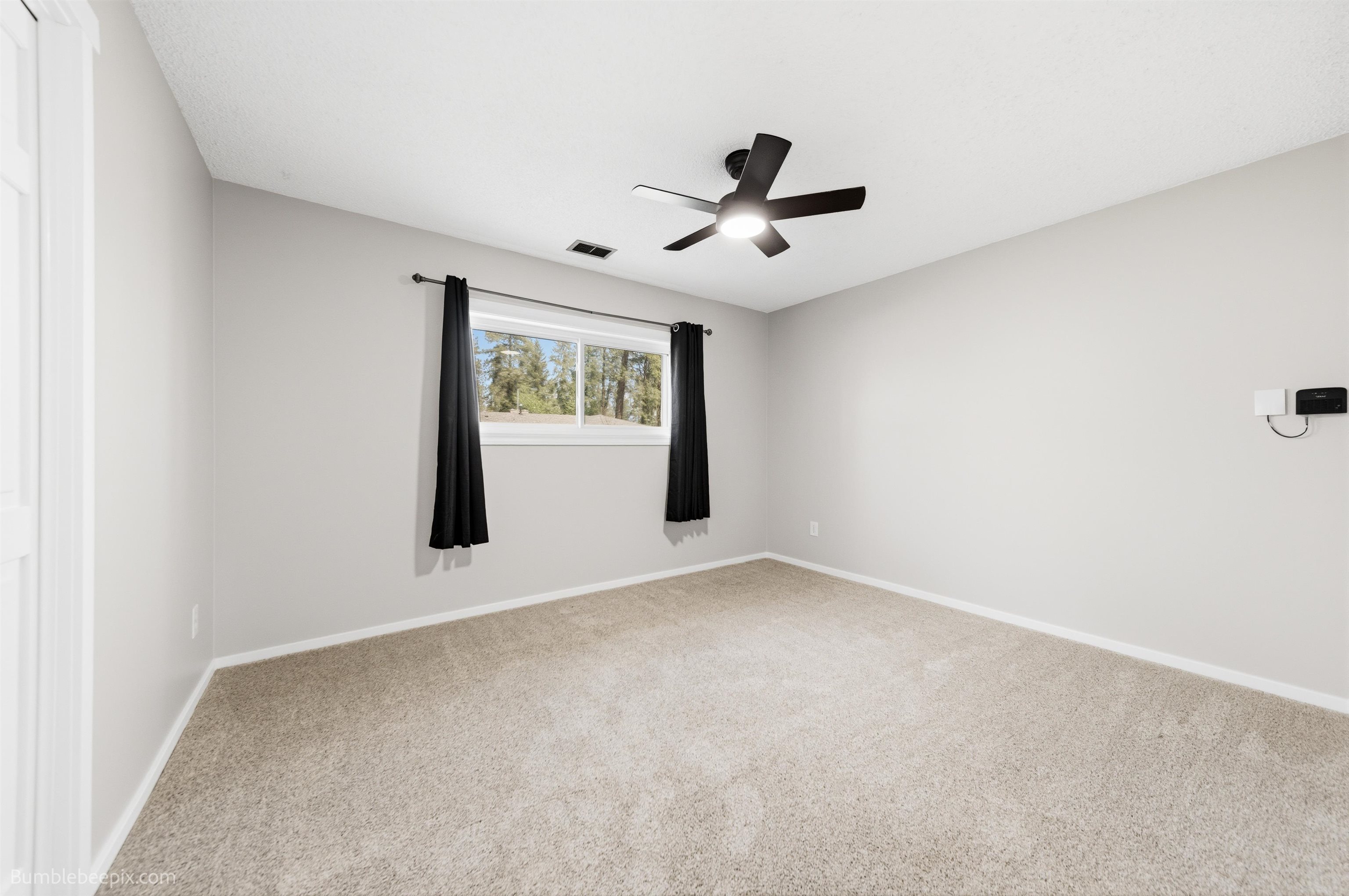 817 W Falcon Ave - Photo 33