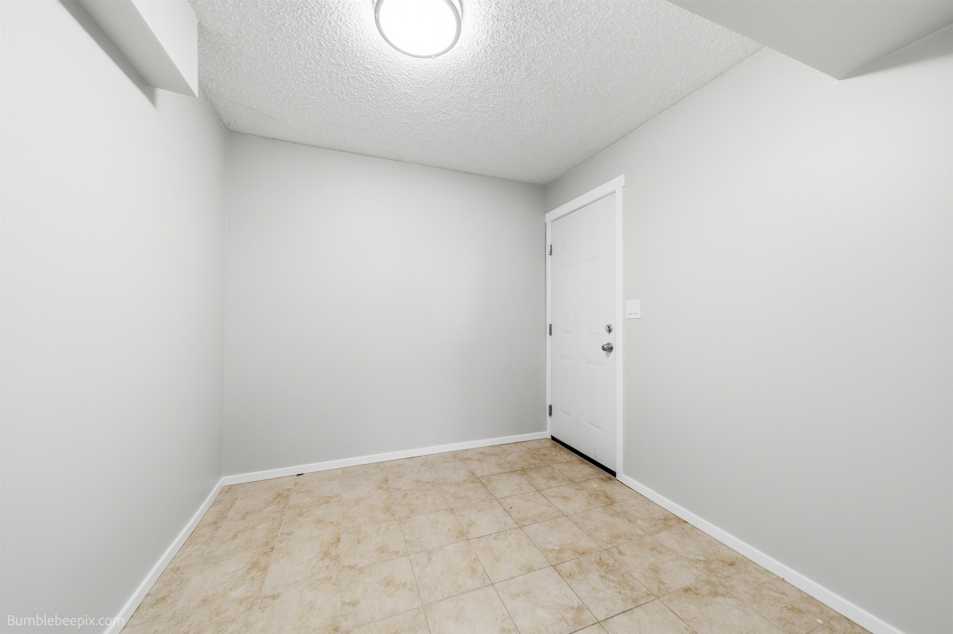 817 W Falcon Ave - Photo 36