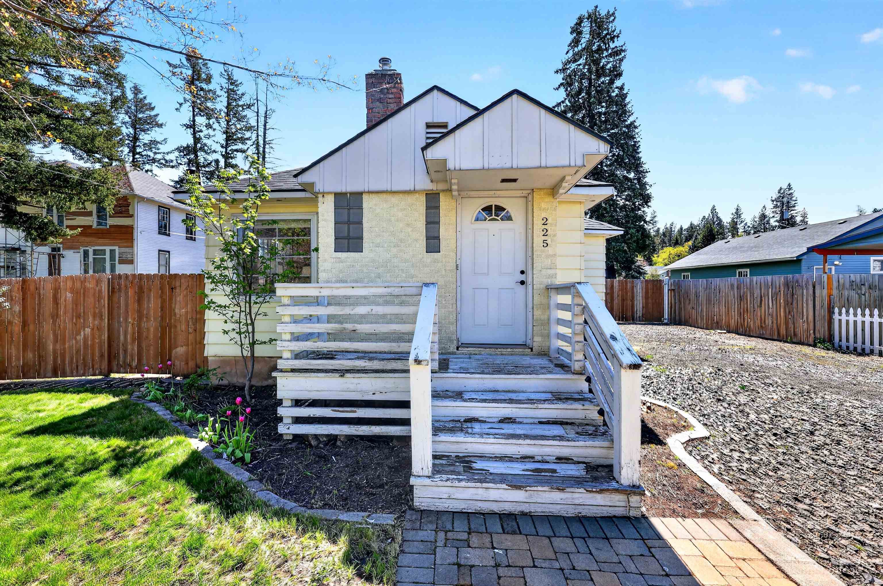 225 W Emma St - Photo 1