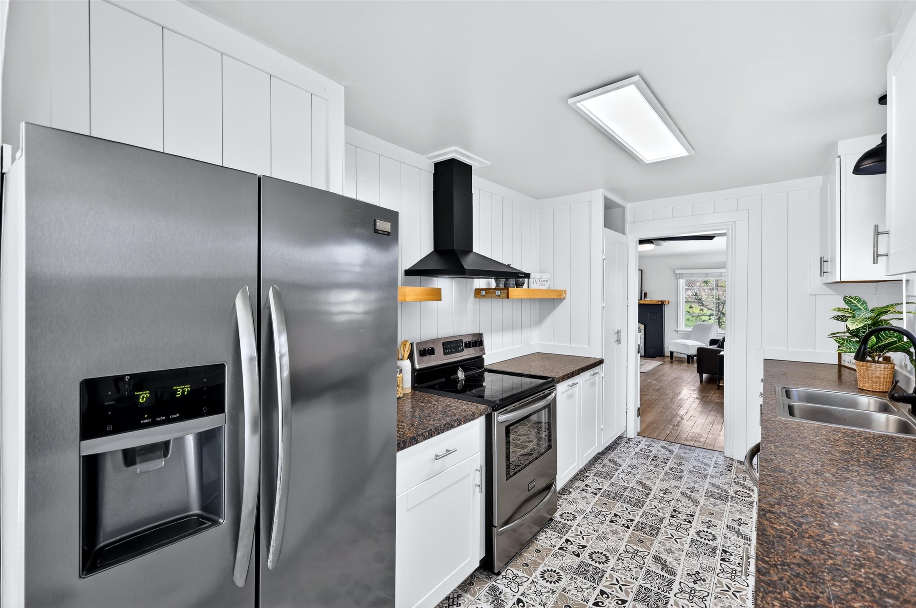 225 W Emma St - Photo 11