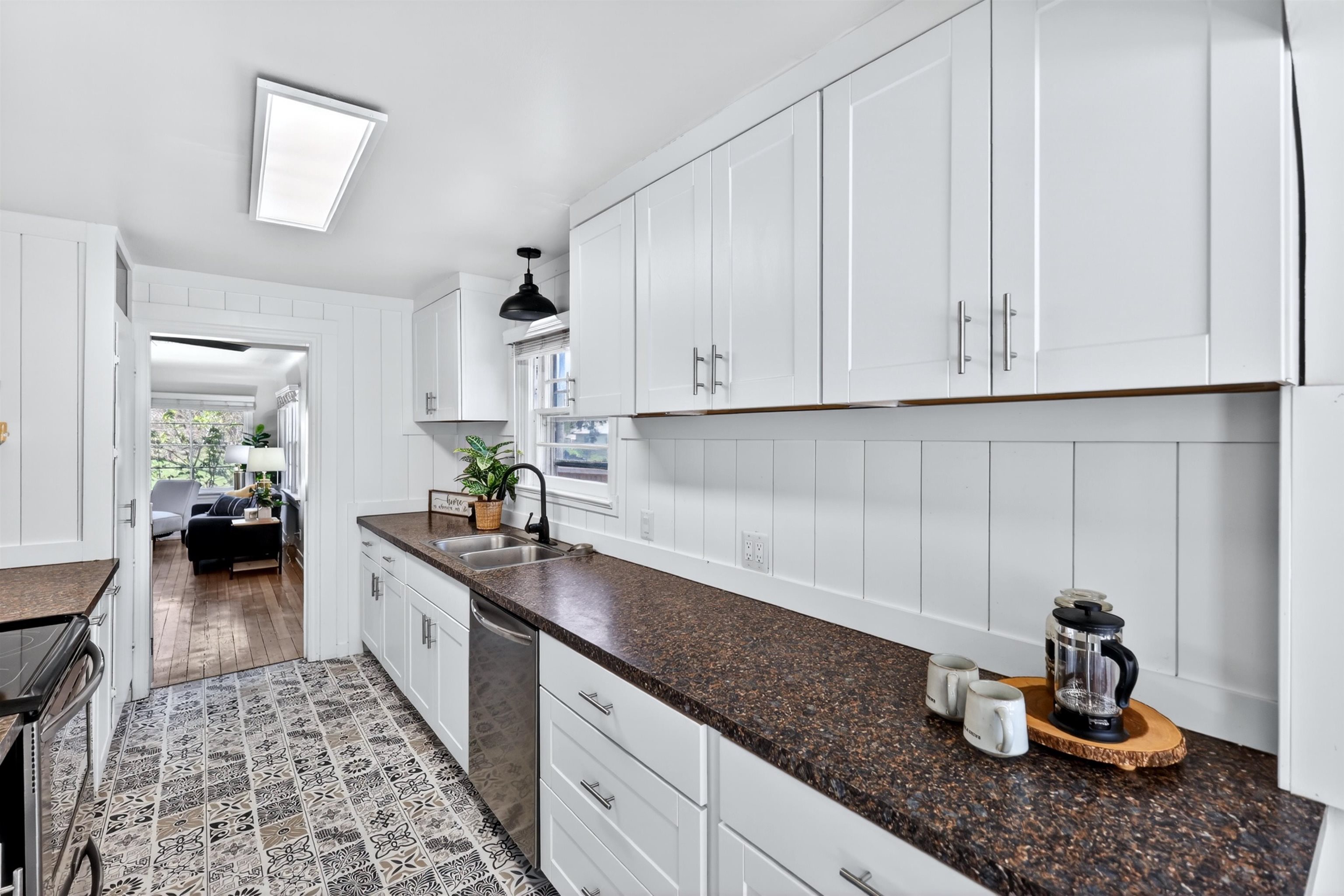 225 W Emma St - Photo 12