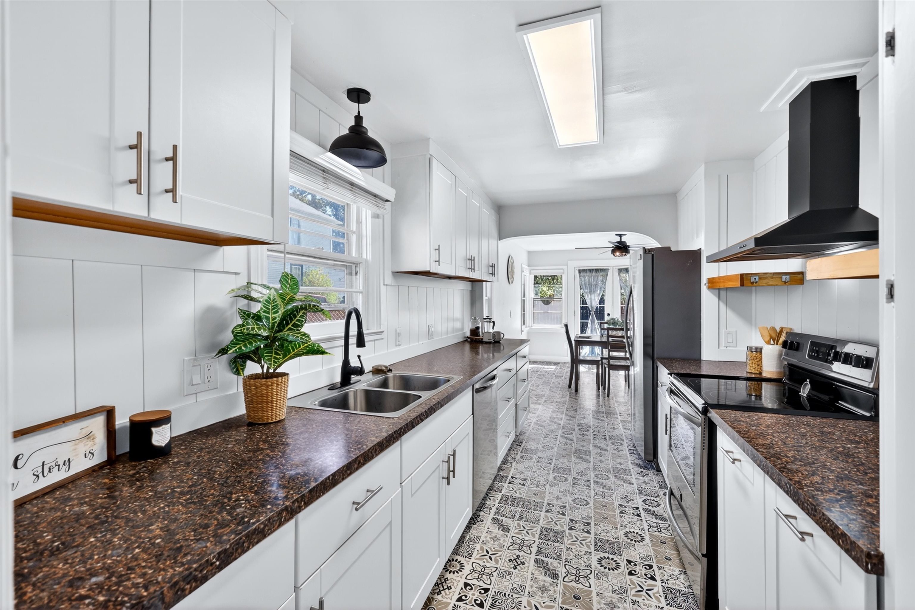 225 W Emma St - Photo 13