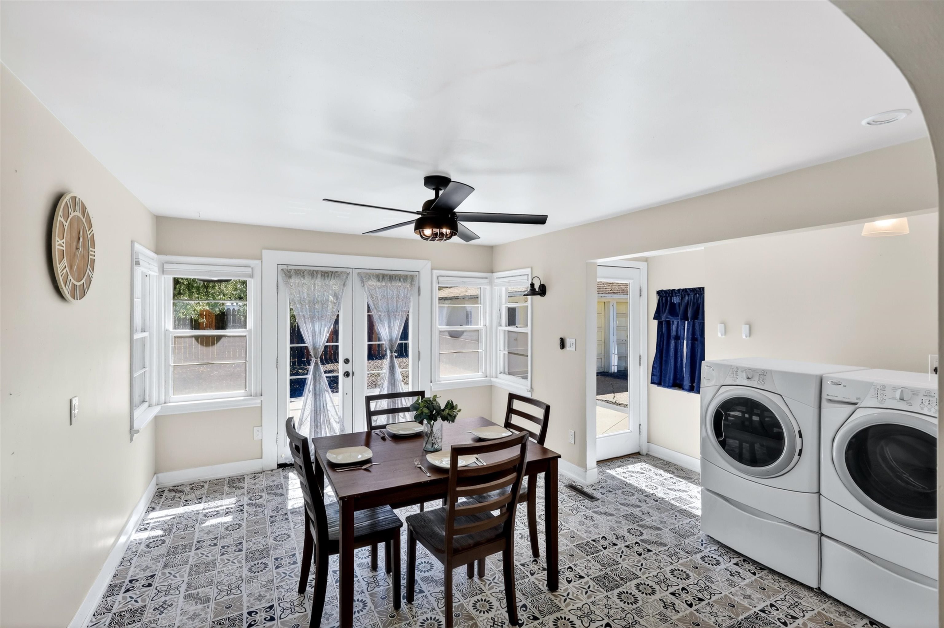 225 W Emma St - Photo 16