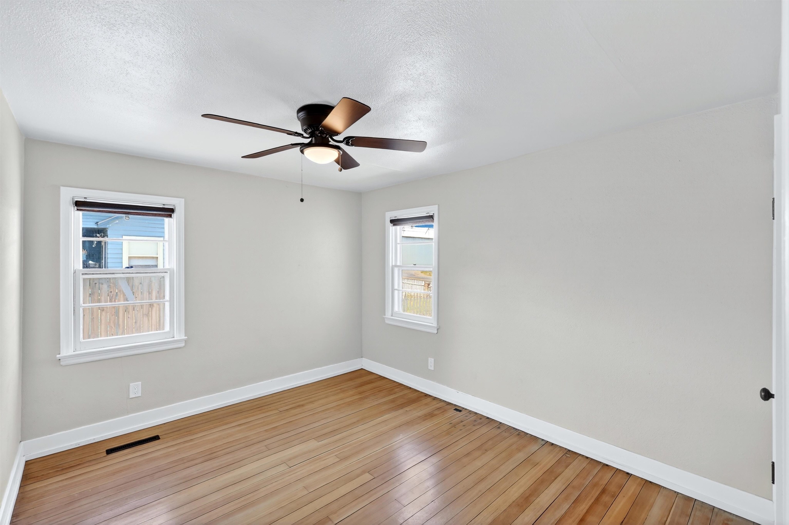 225 W Emma St - Photo 25