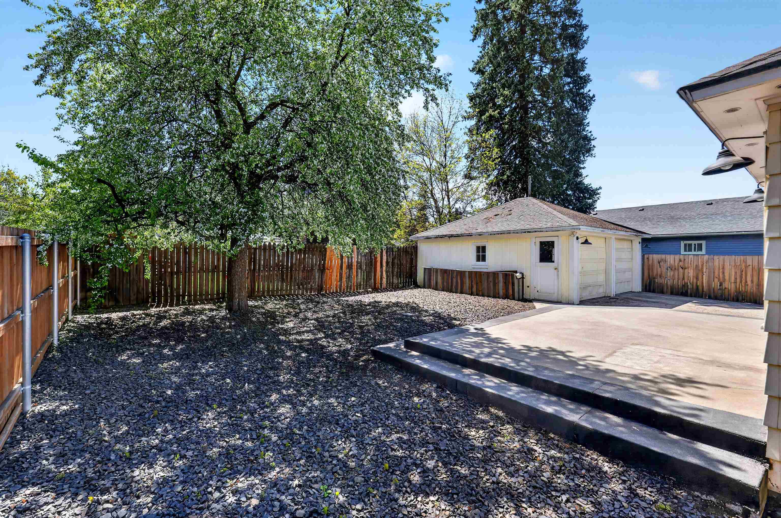 225 W Emma St - Photo 28