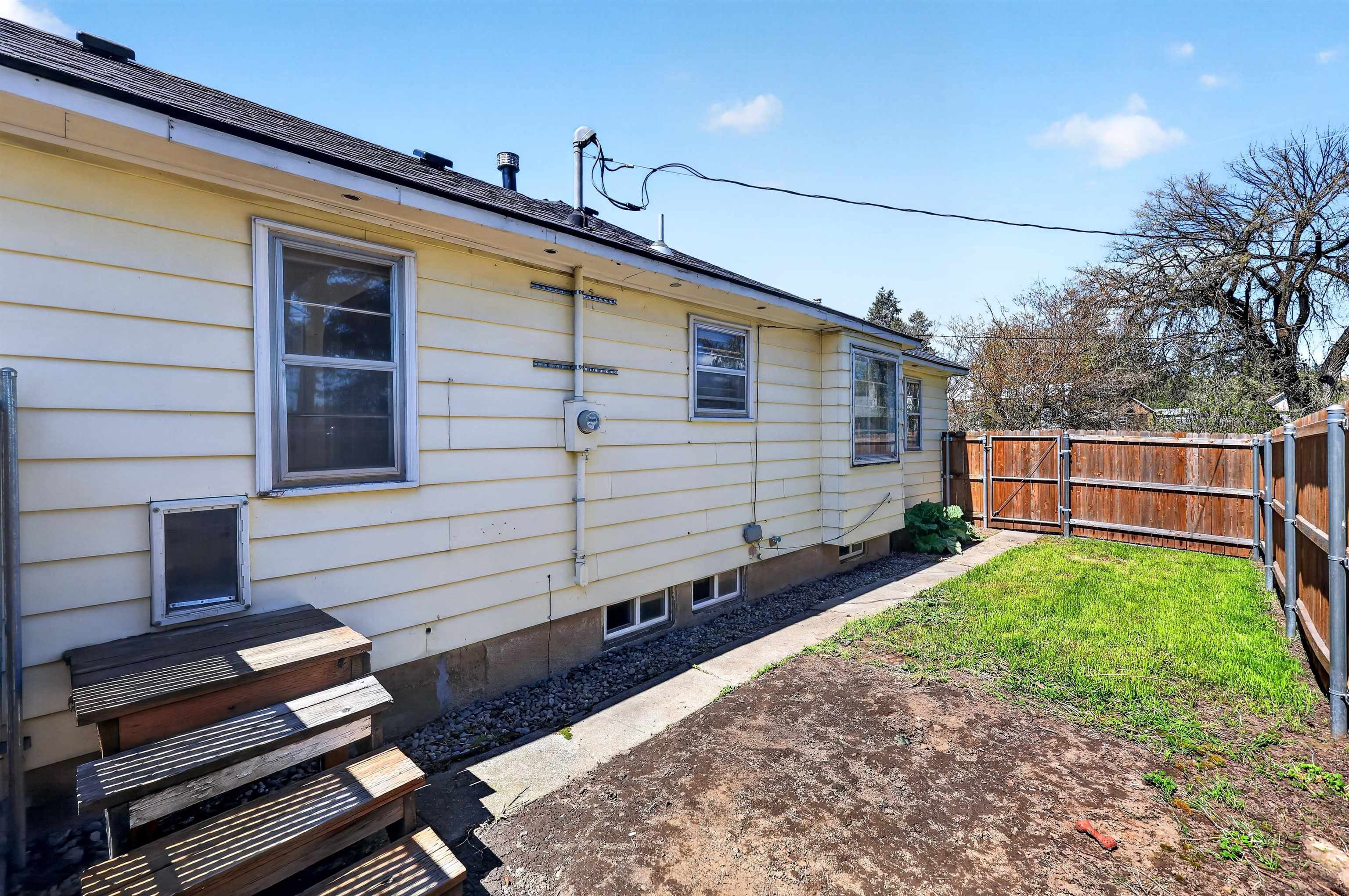 225 W Emma St - Photo 29