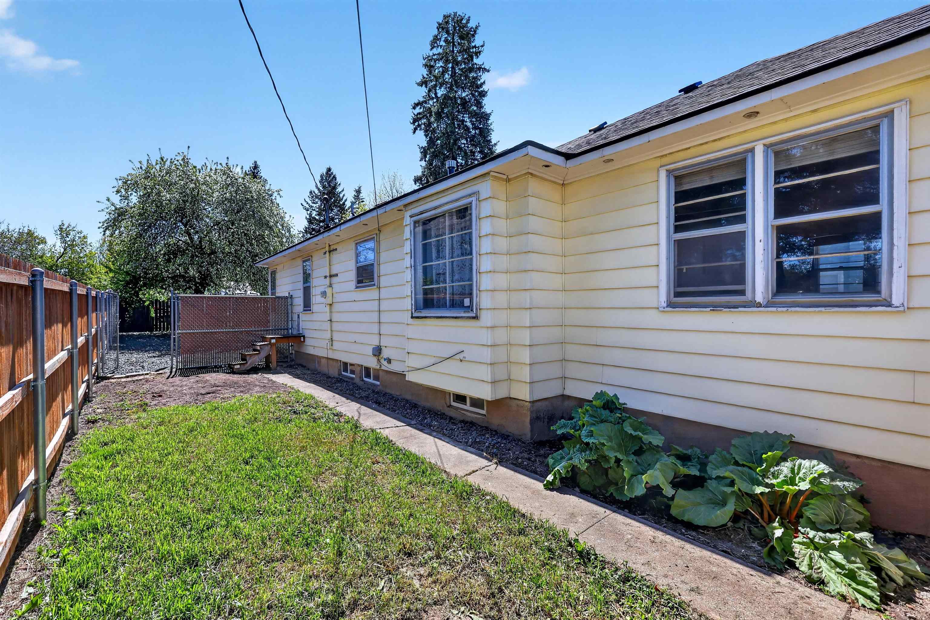 225 W Emma St - Photo 30