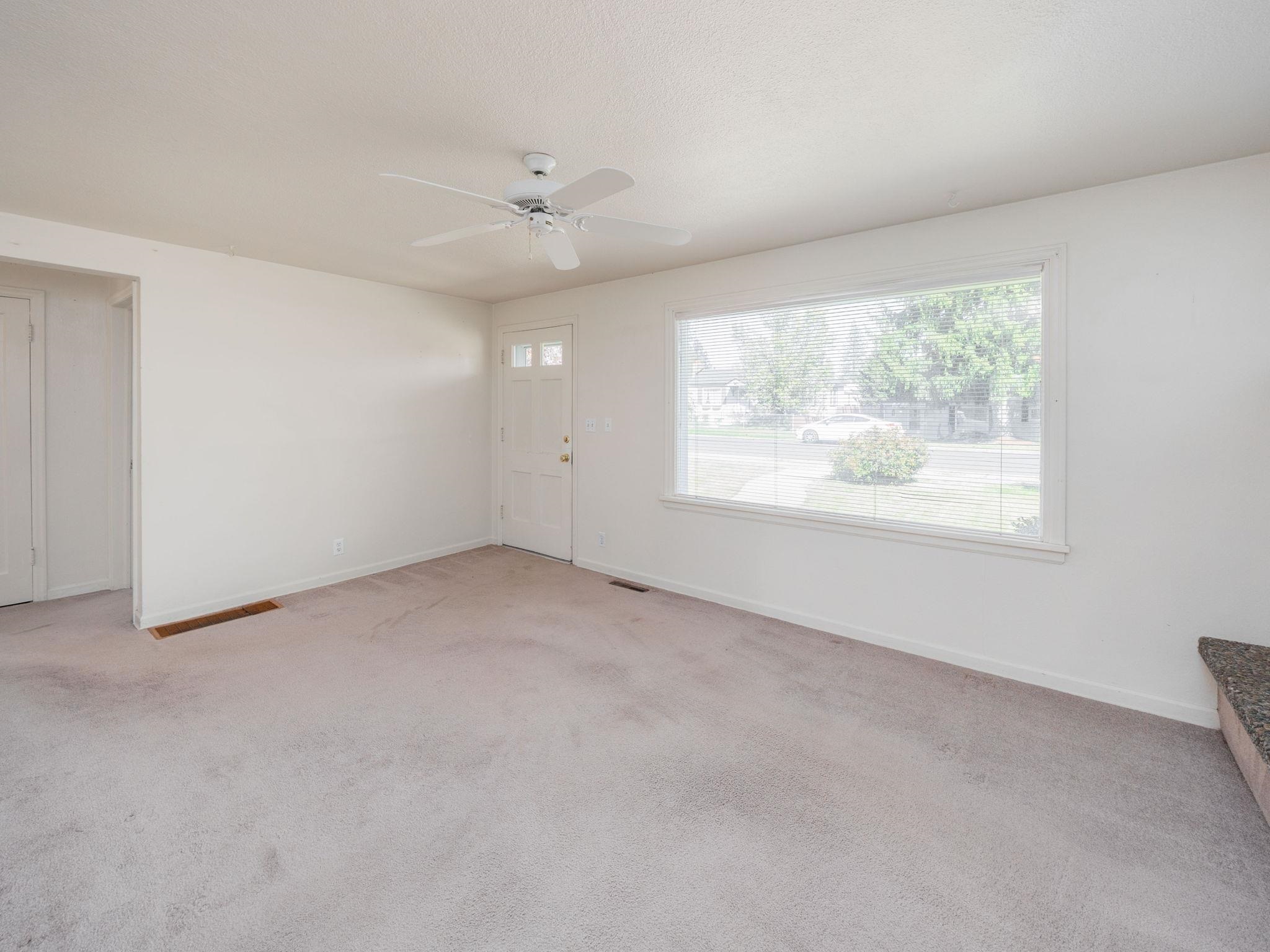 5203 N Hawthorne St - Photo 3