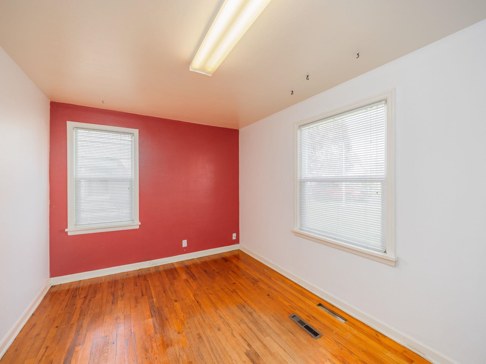 5203 N Hawthorne St - Photo 4