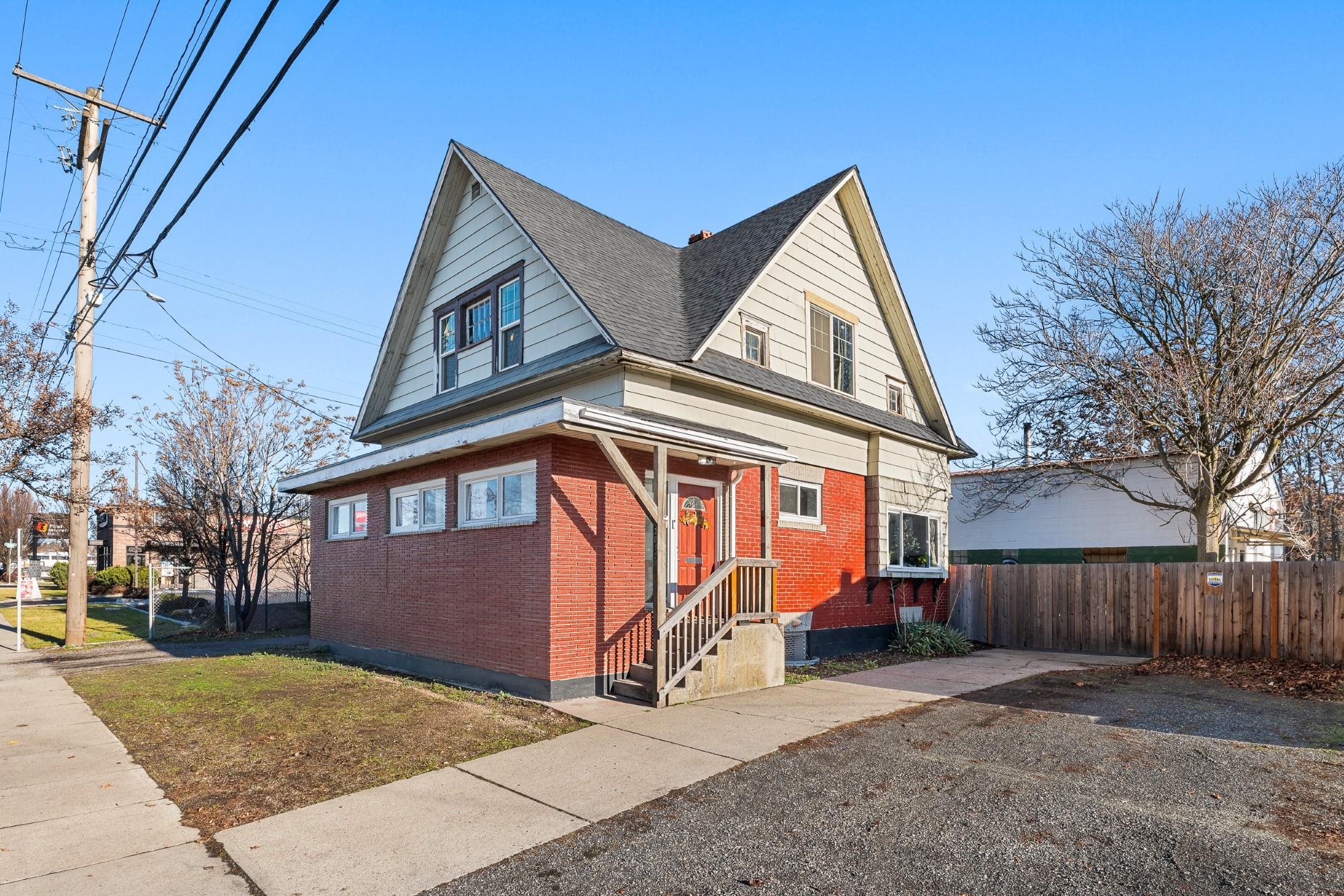 2012 N Ruby St - Photo 1