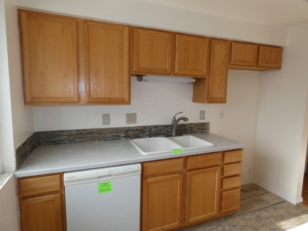 110 E Weile Ave - Photo 5